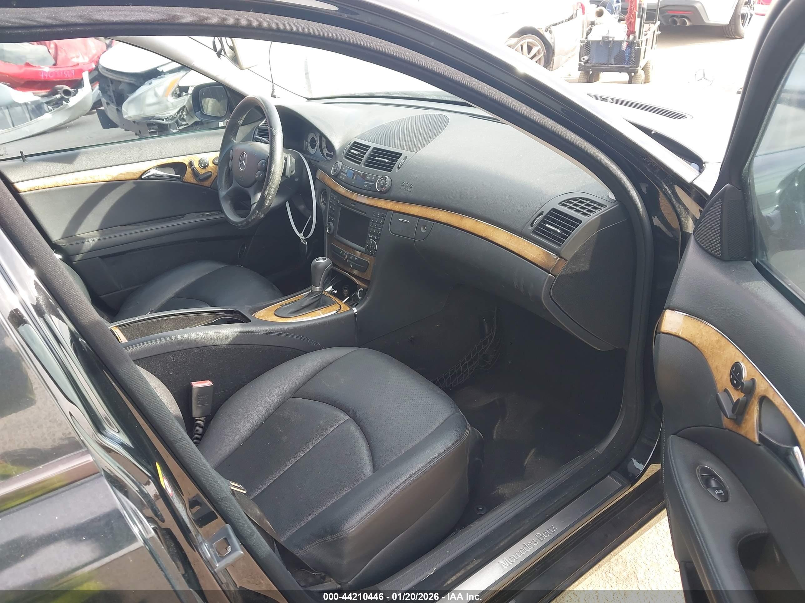 MERCEDES-BENZ E image 5