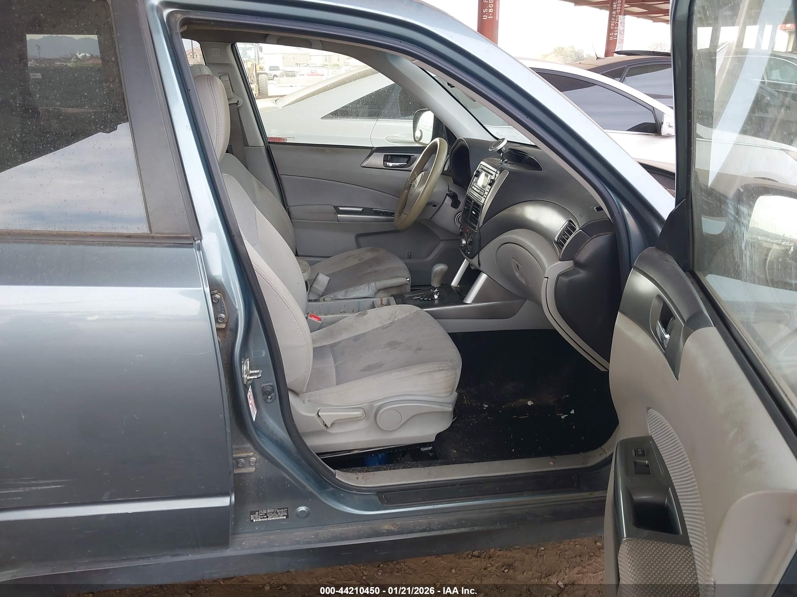 SUBARU FORESTER image 5