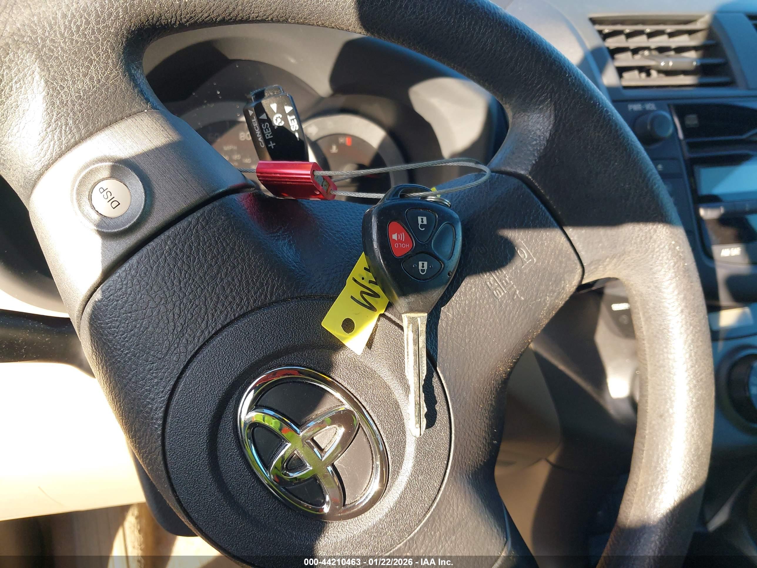 TOYOTA RAV4 image 11