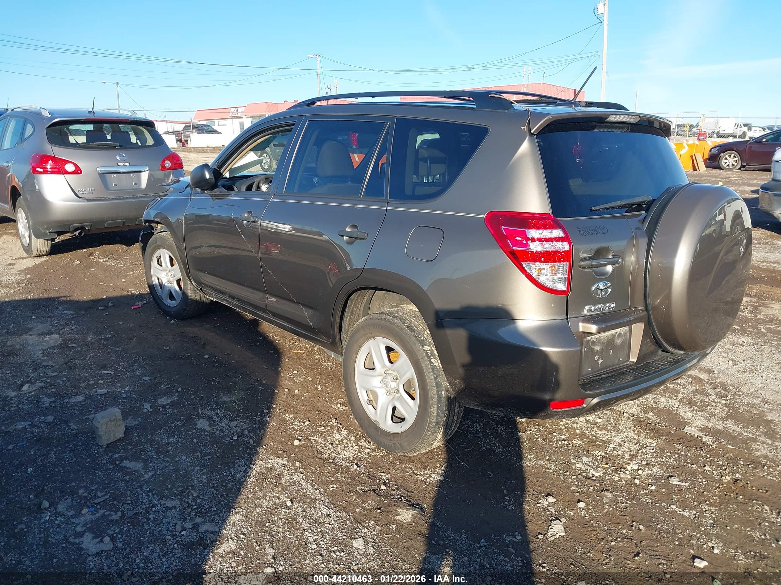 TOYOTA RAV4 image 3