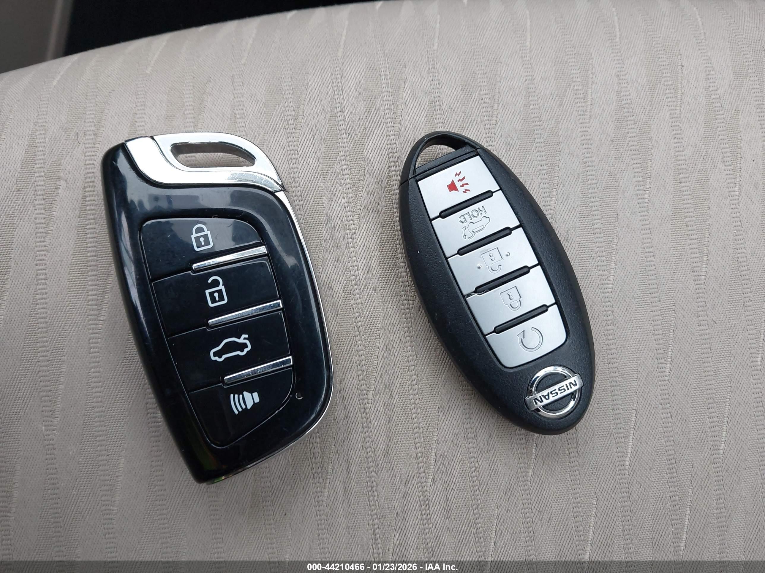 NISSAN ROGUE image 11