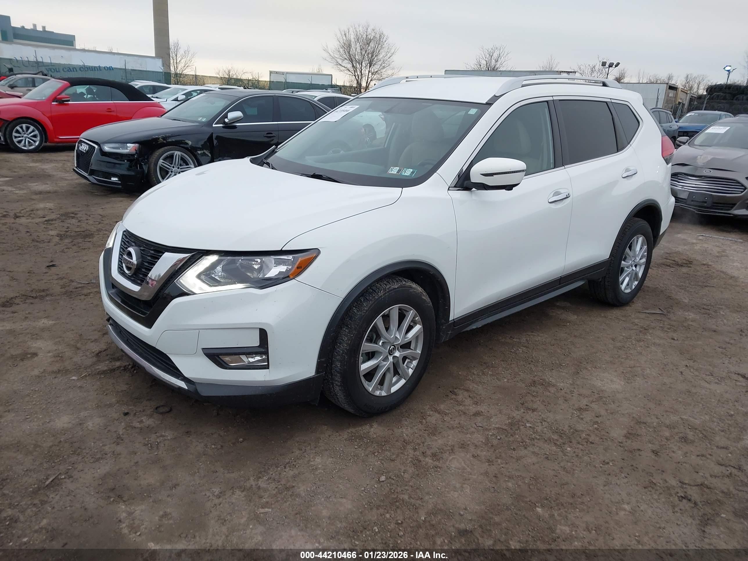NISSAN ROGUE image 2