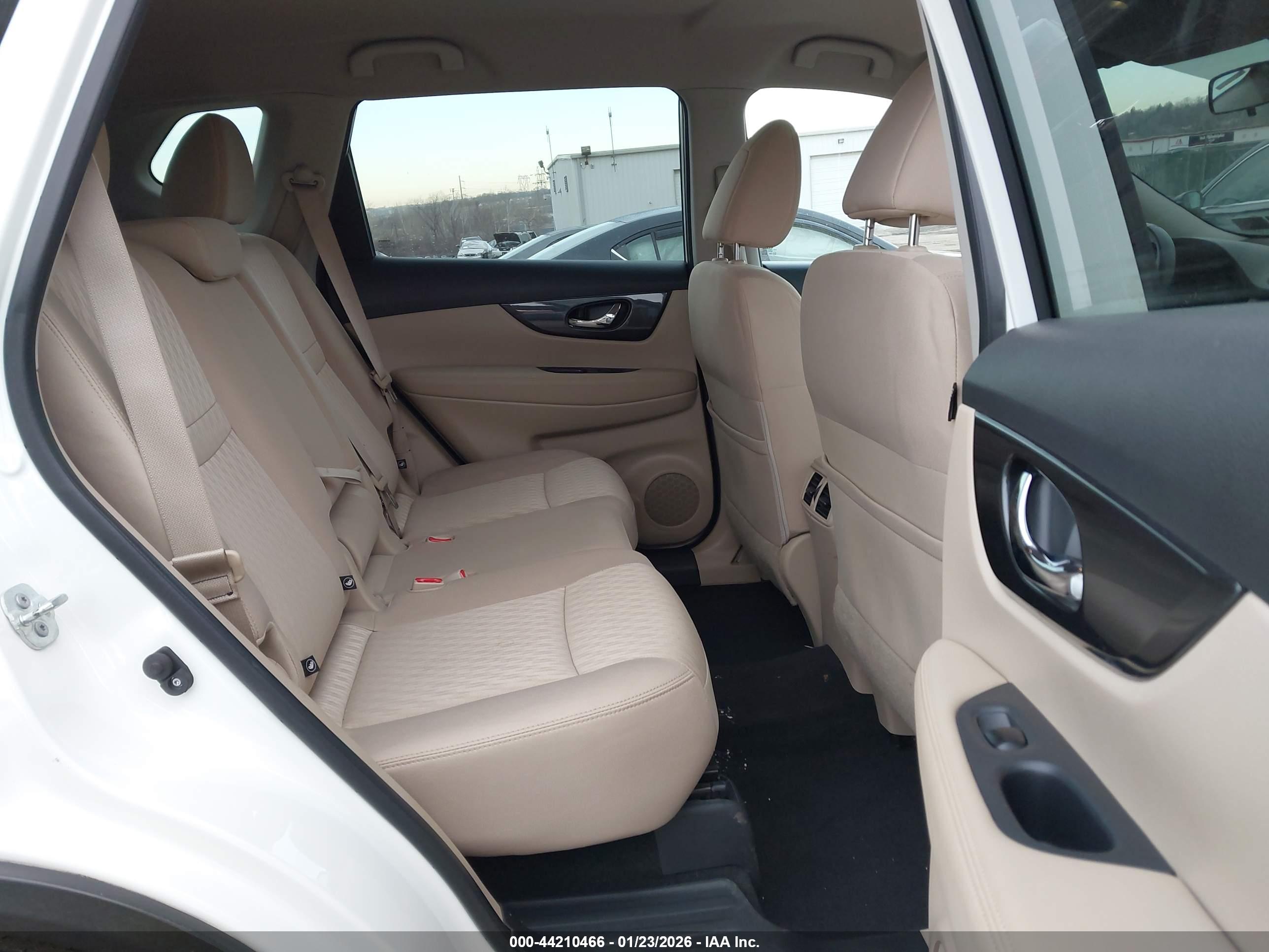 NISSAN ROGUE image 8