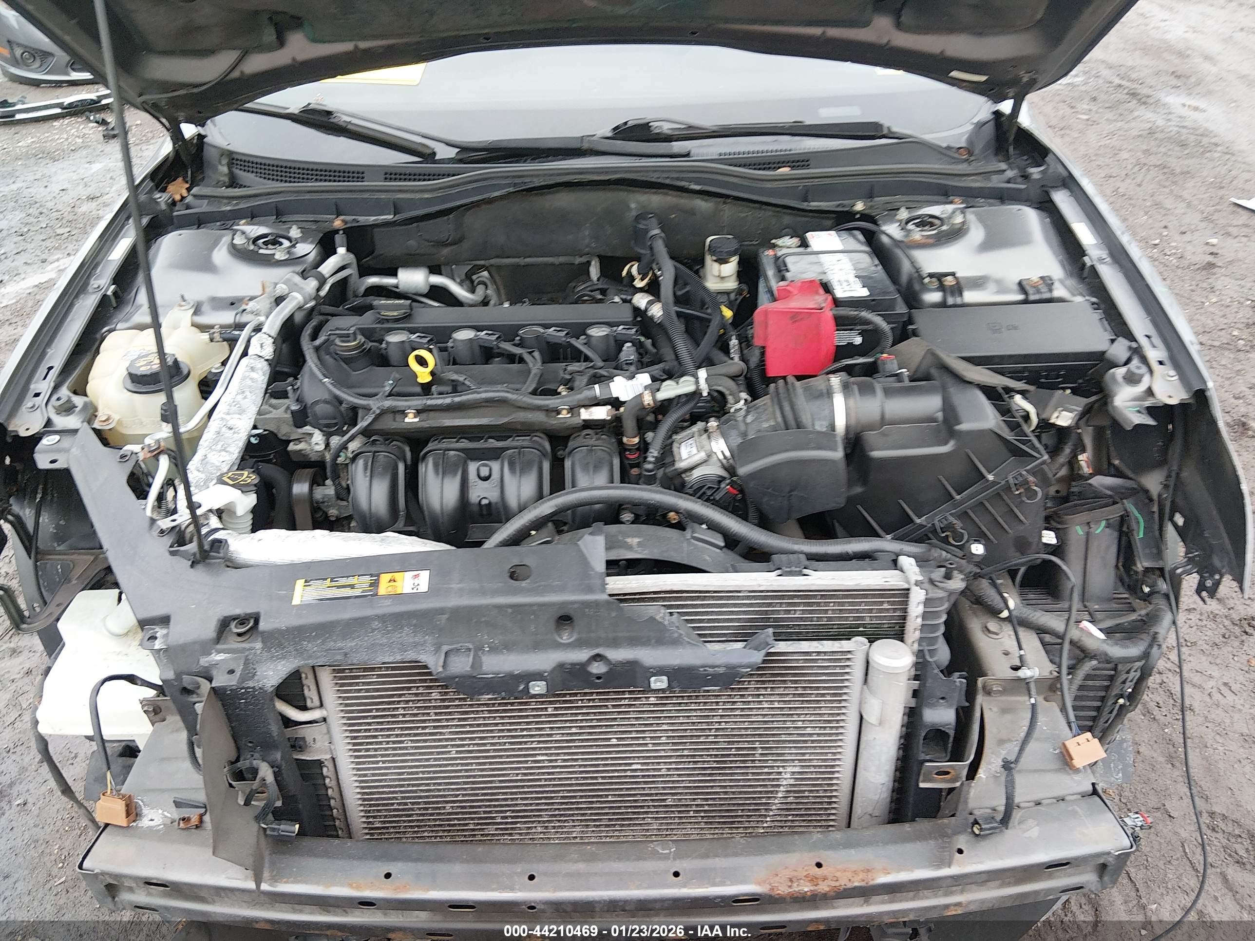 FORD FUSION image 10
