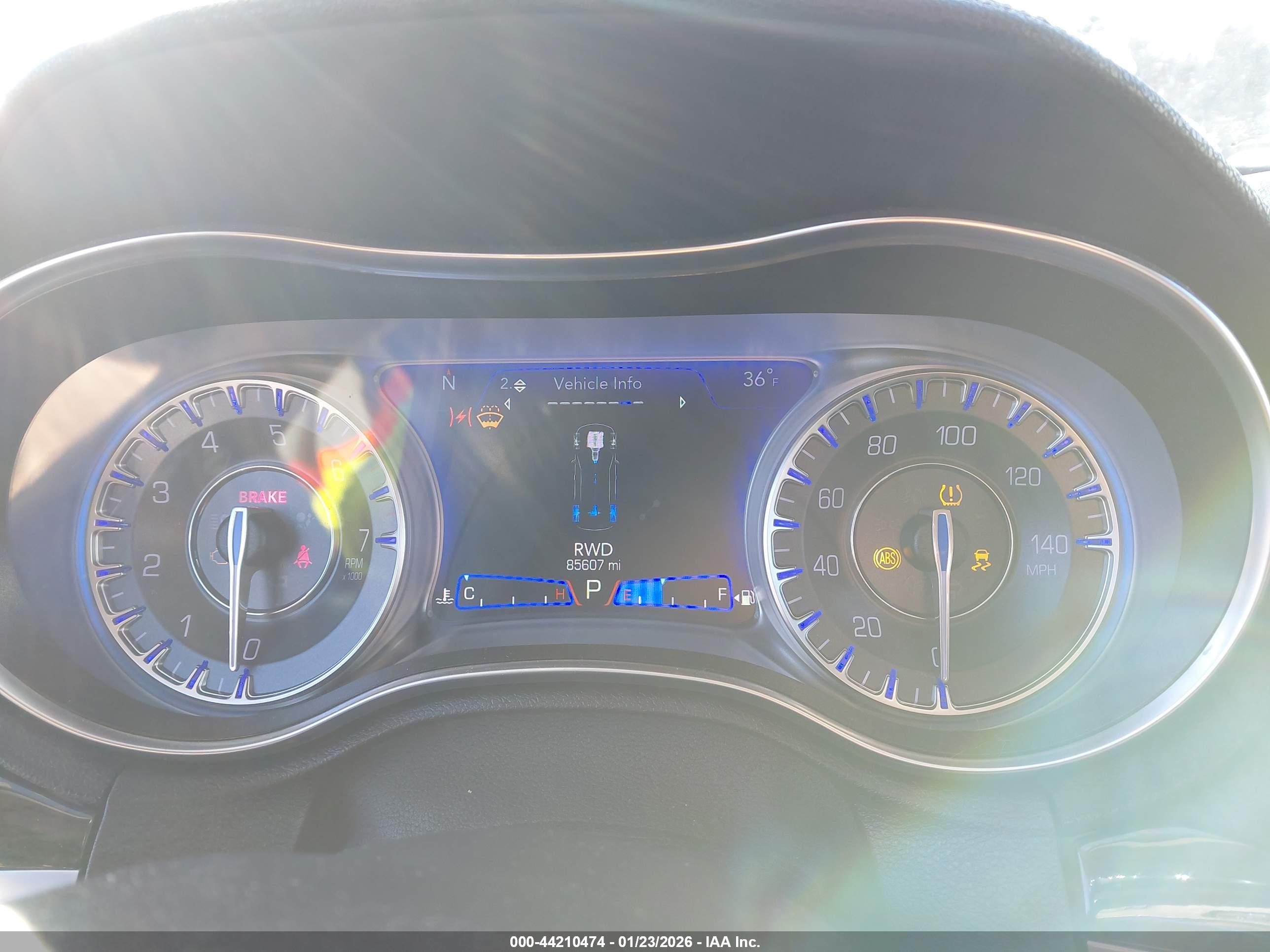 CHRYSLER 300 image 7