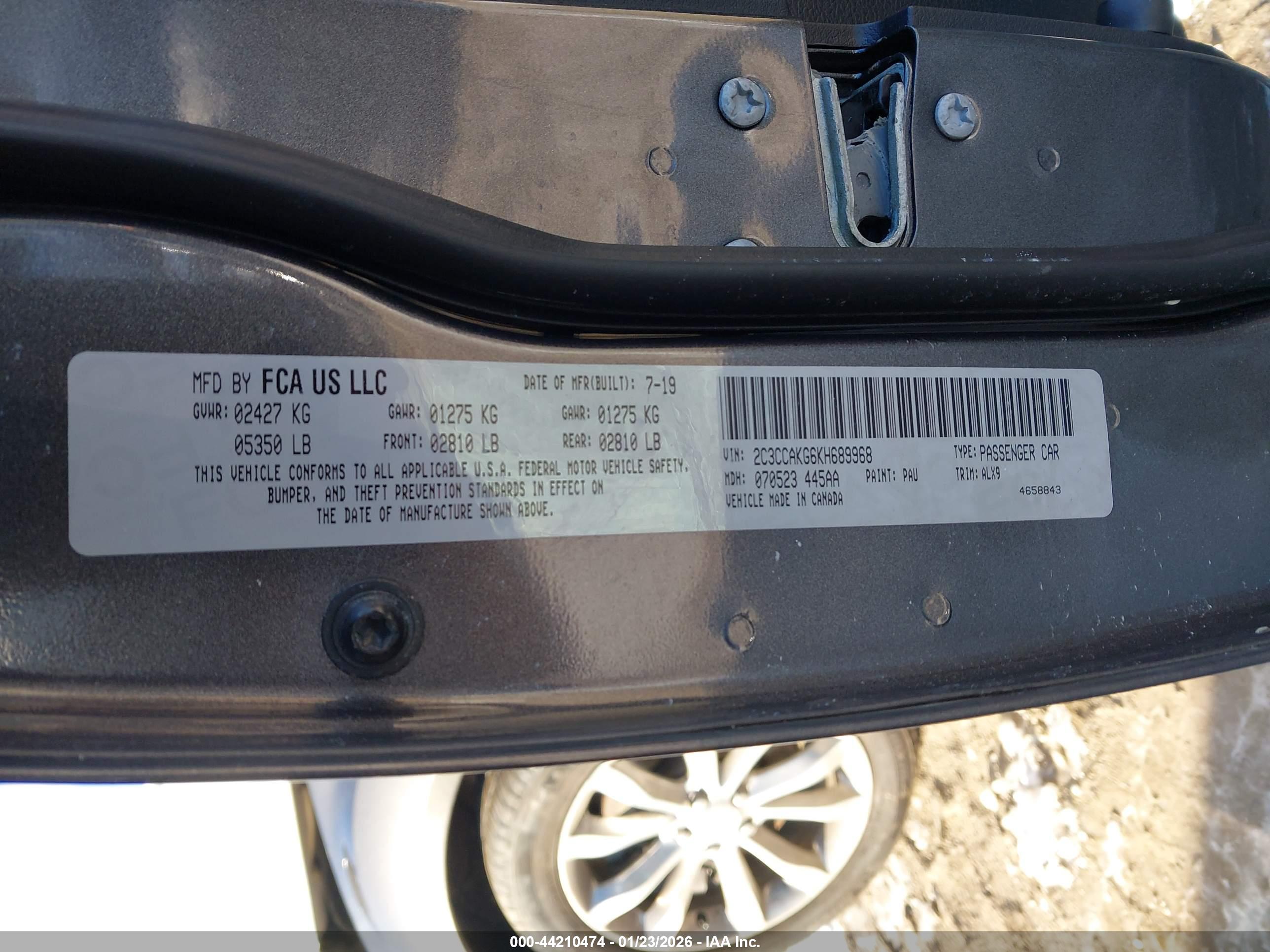 CHRYSLER 300 image 9