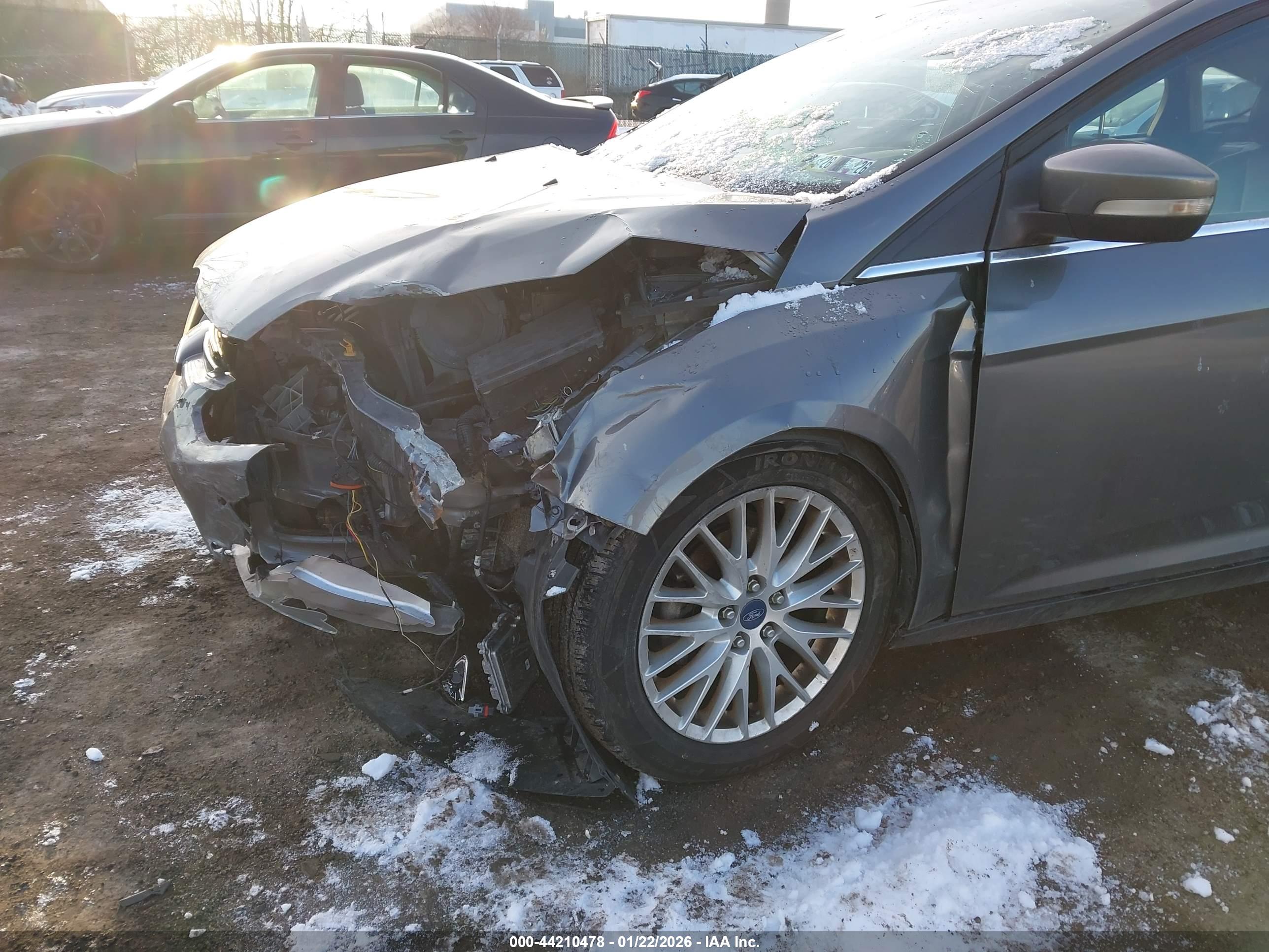 FORD FOCUS image 6