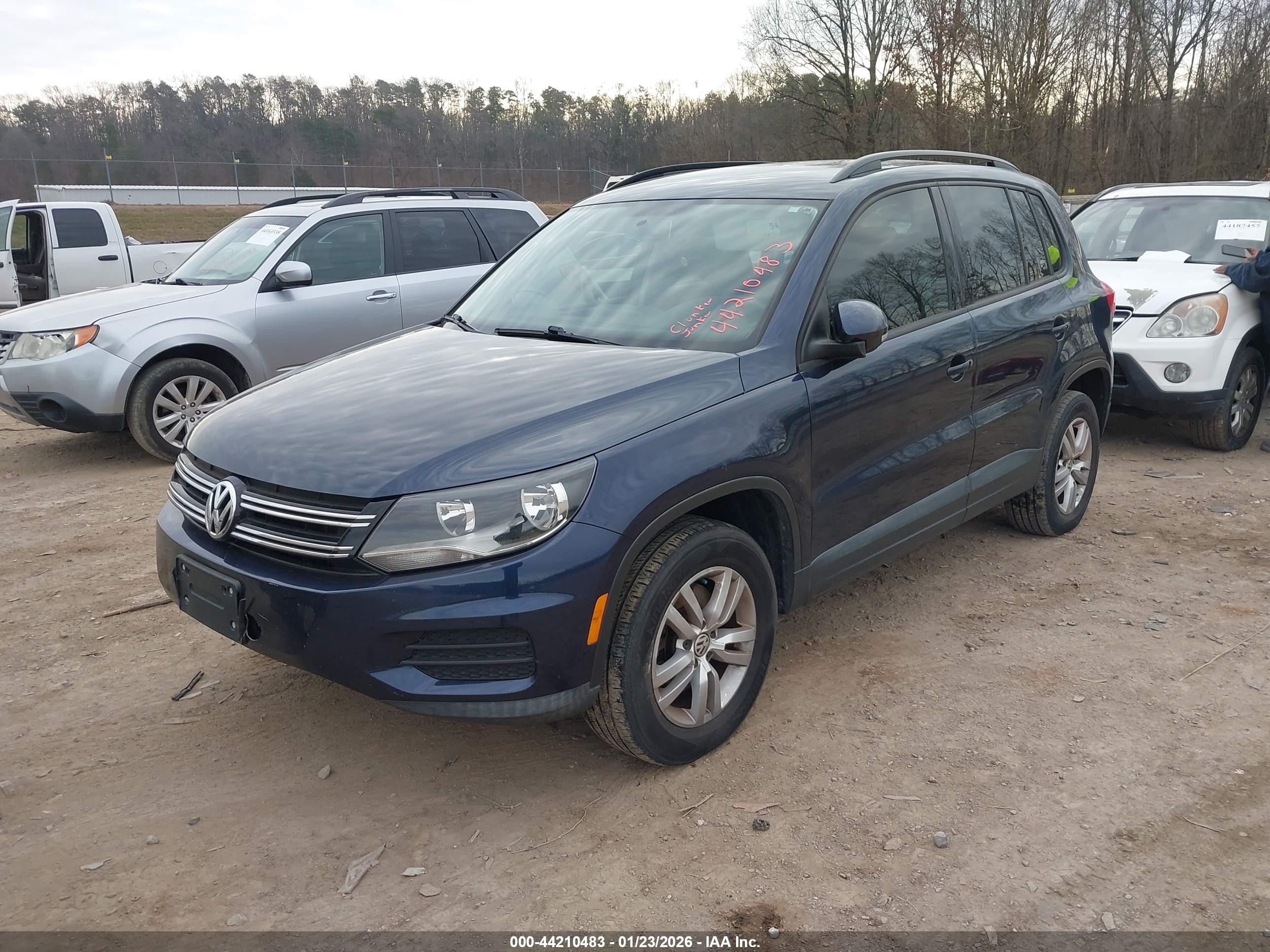 VOLKSWAGEN TIGUAN image 2