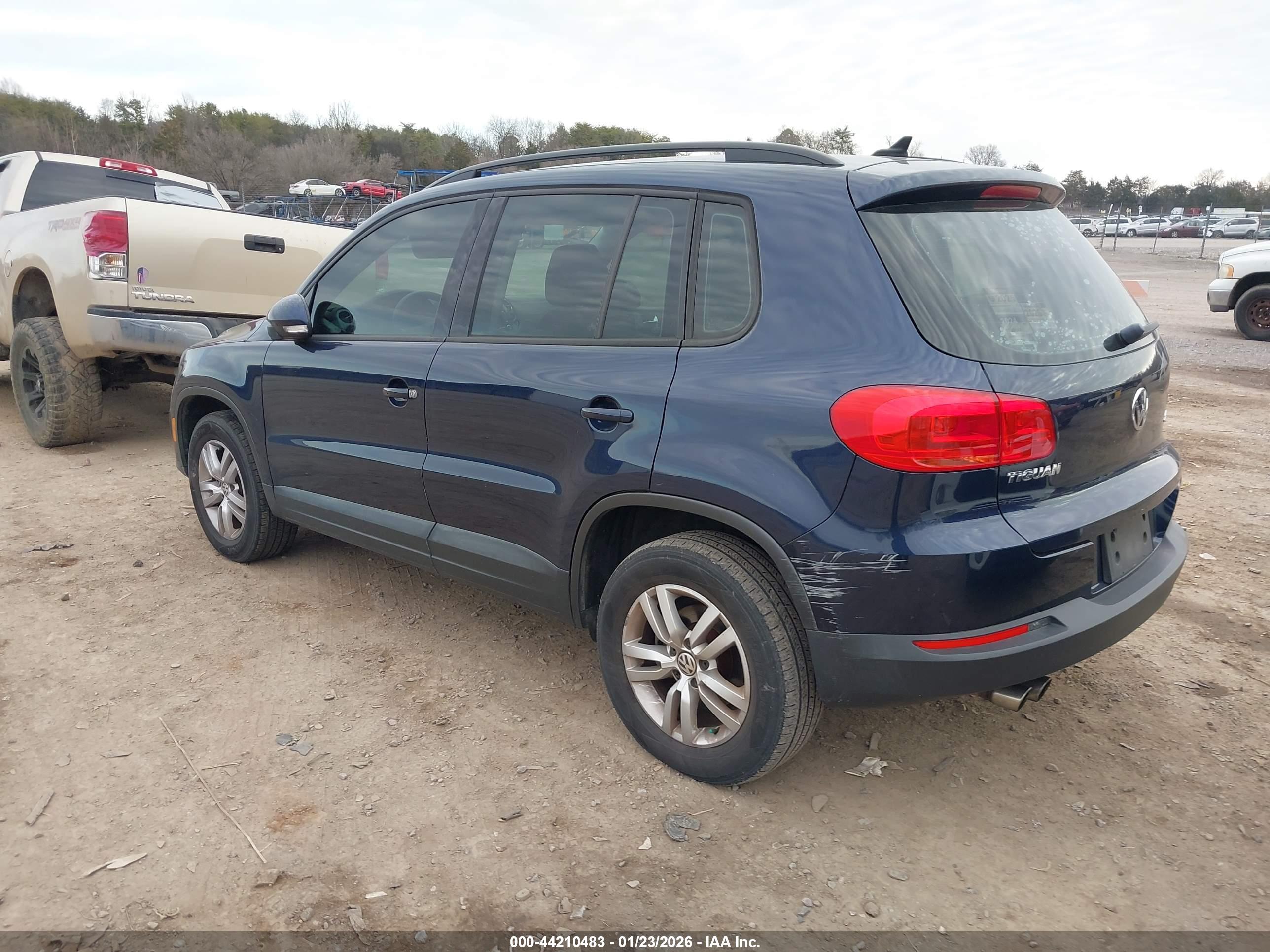 VOLKSWAGEN TIGUAN image 3