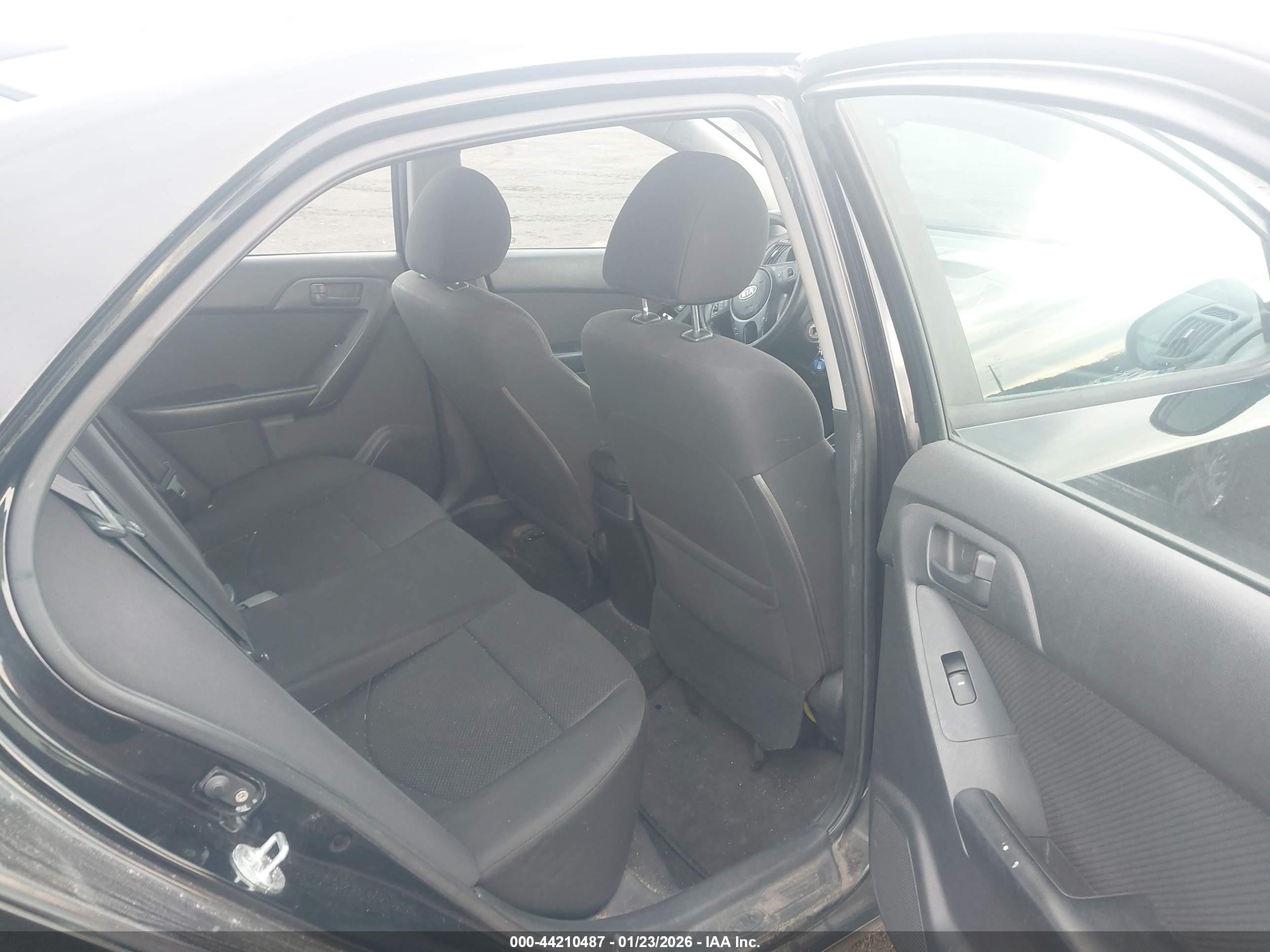 KIA FORTE image 8
