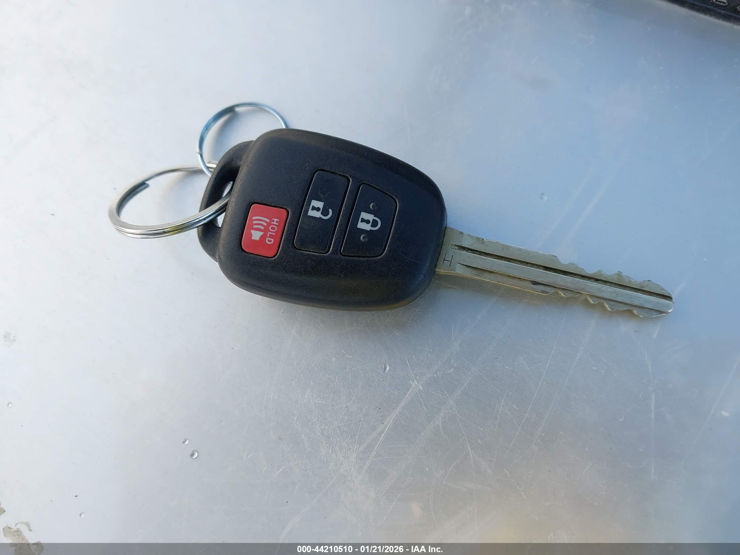 TOYOTA RAV4 image 11