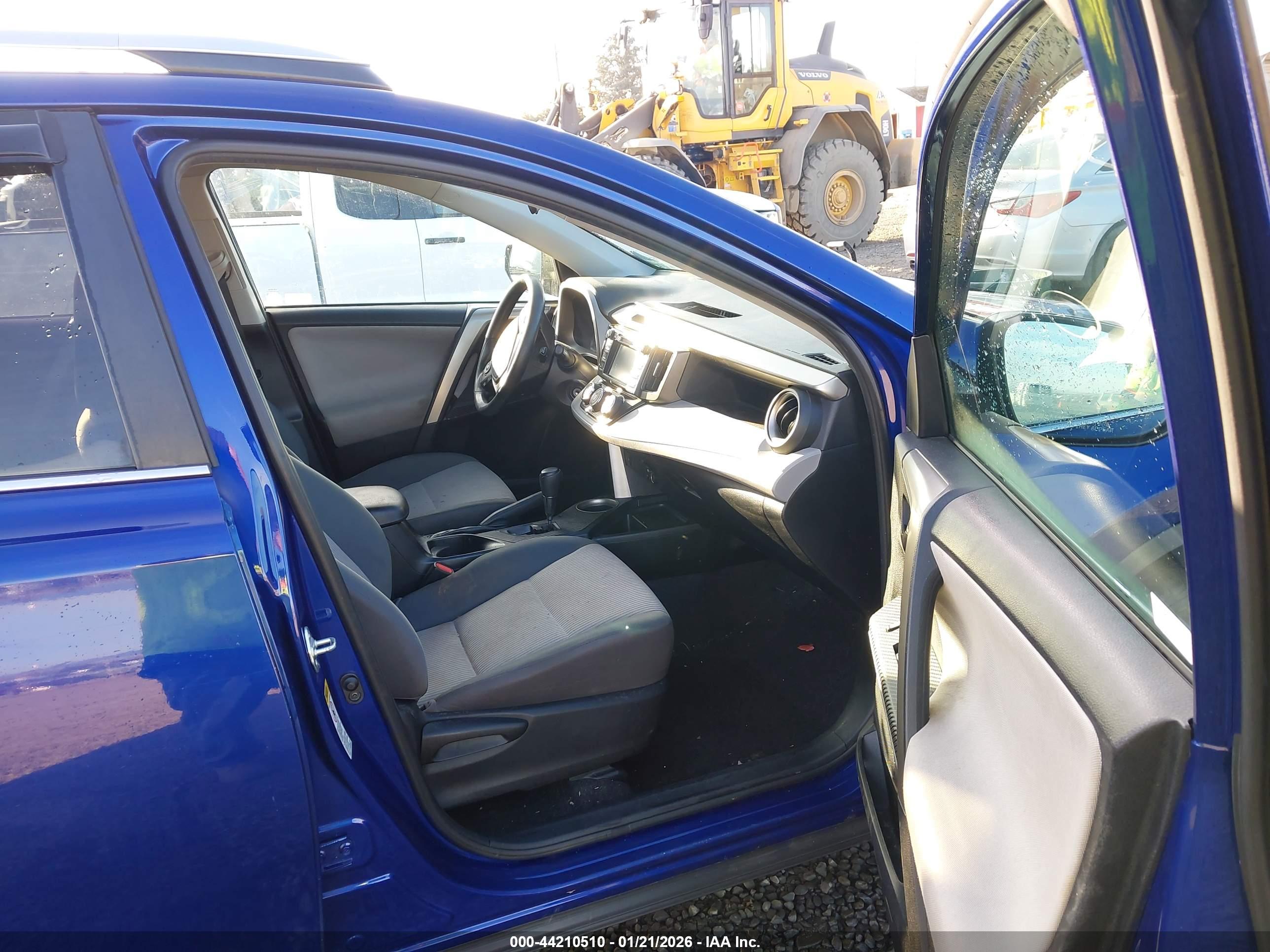 TOYOTA RAV4 image 5