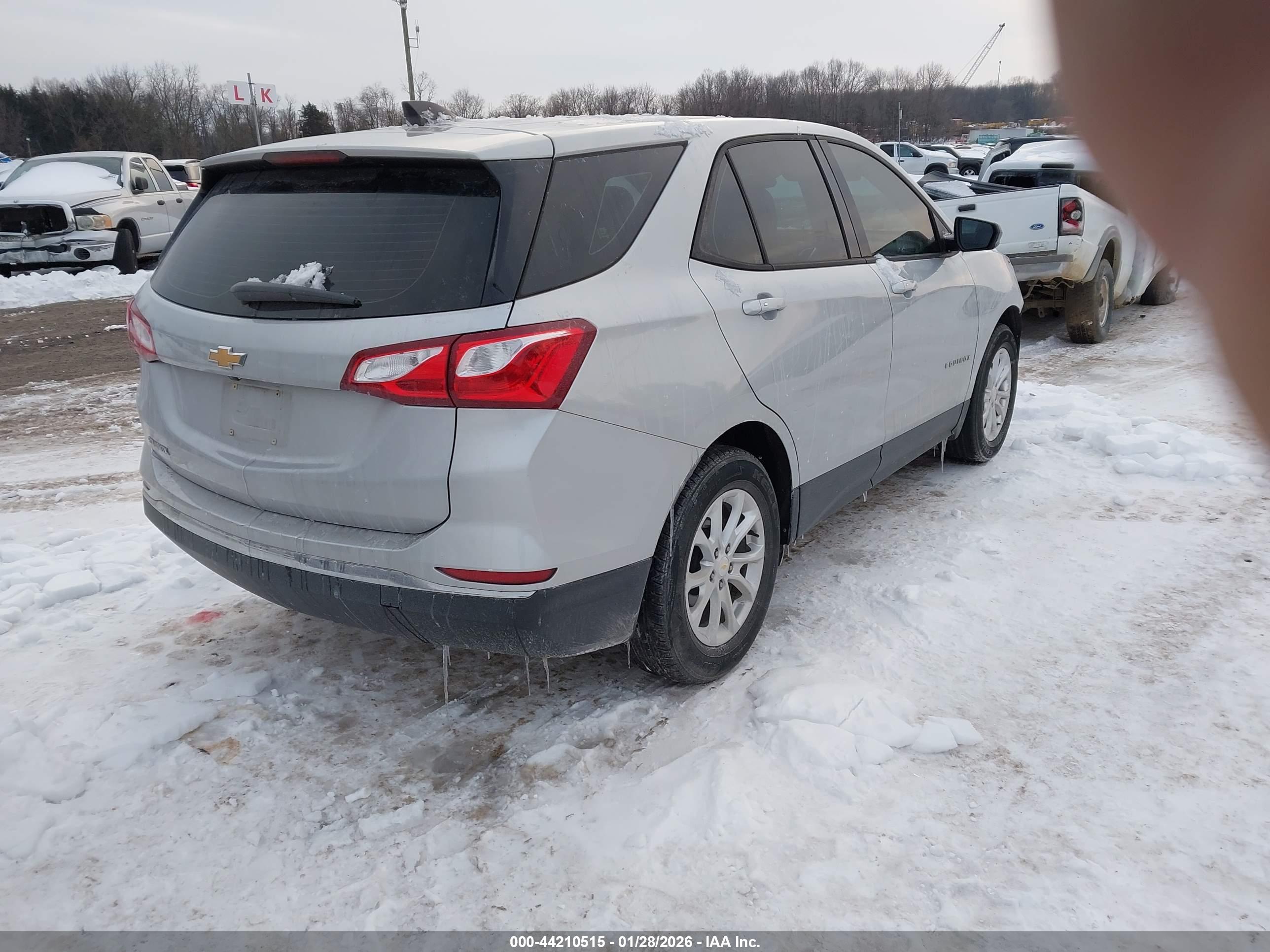 CHEVROLET EQUINOX image 4