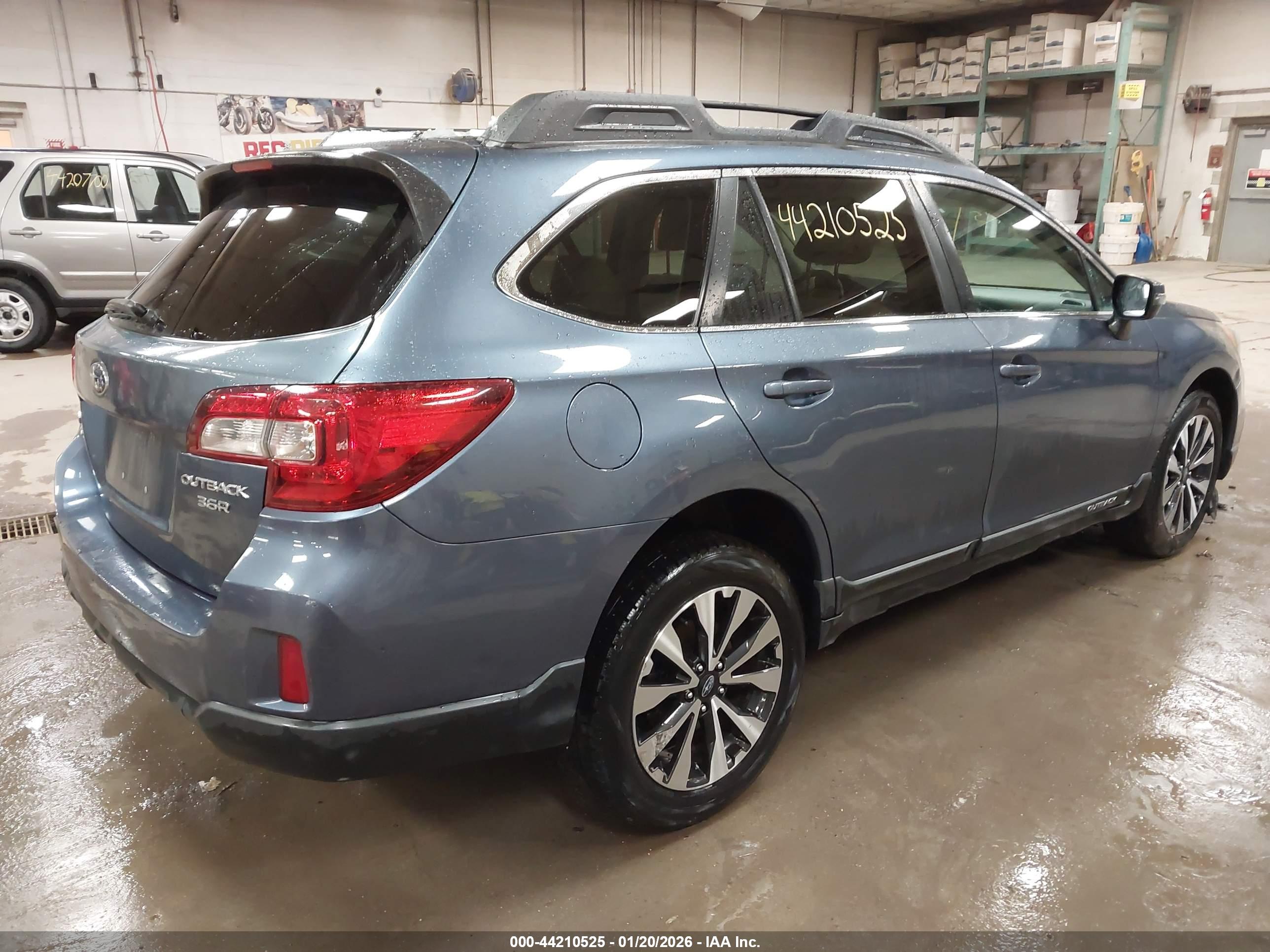 SUBARU OUTBACK image 4