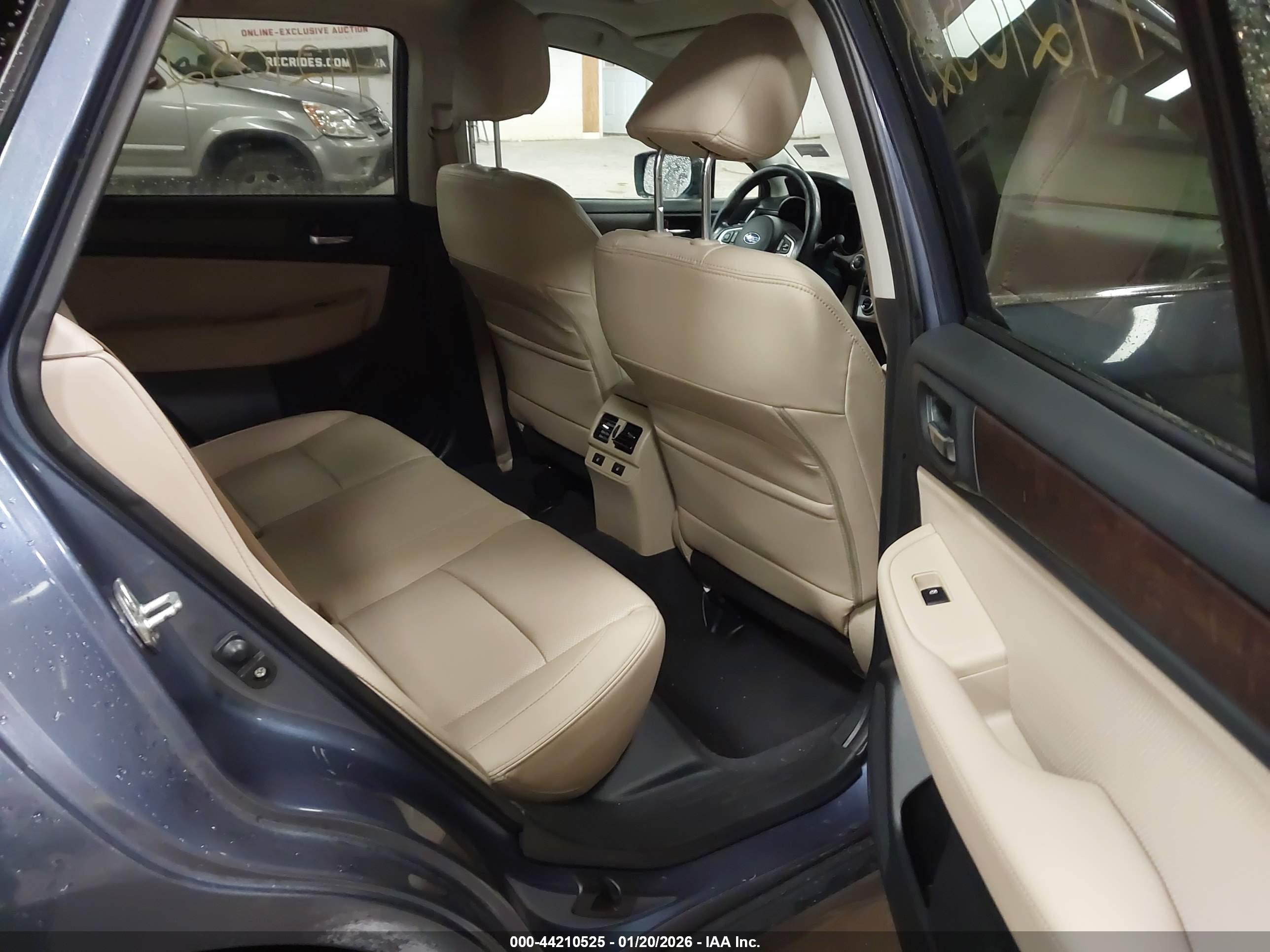 SUBARU OUTBACK image 8