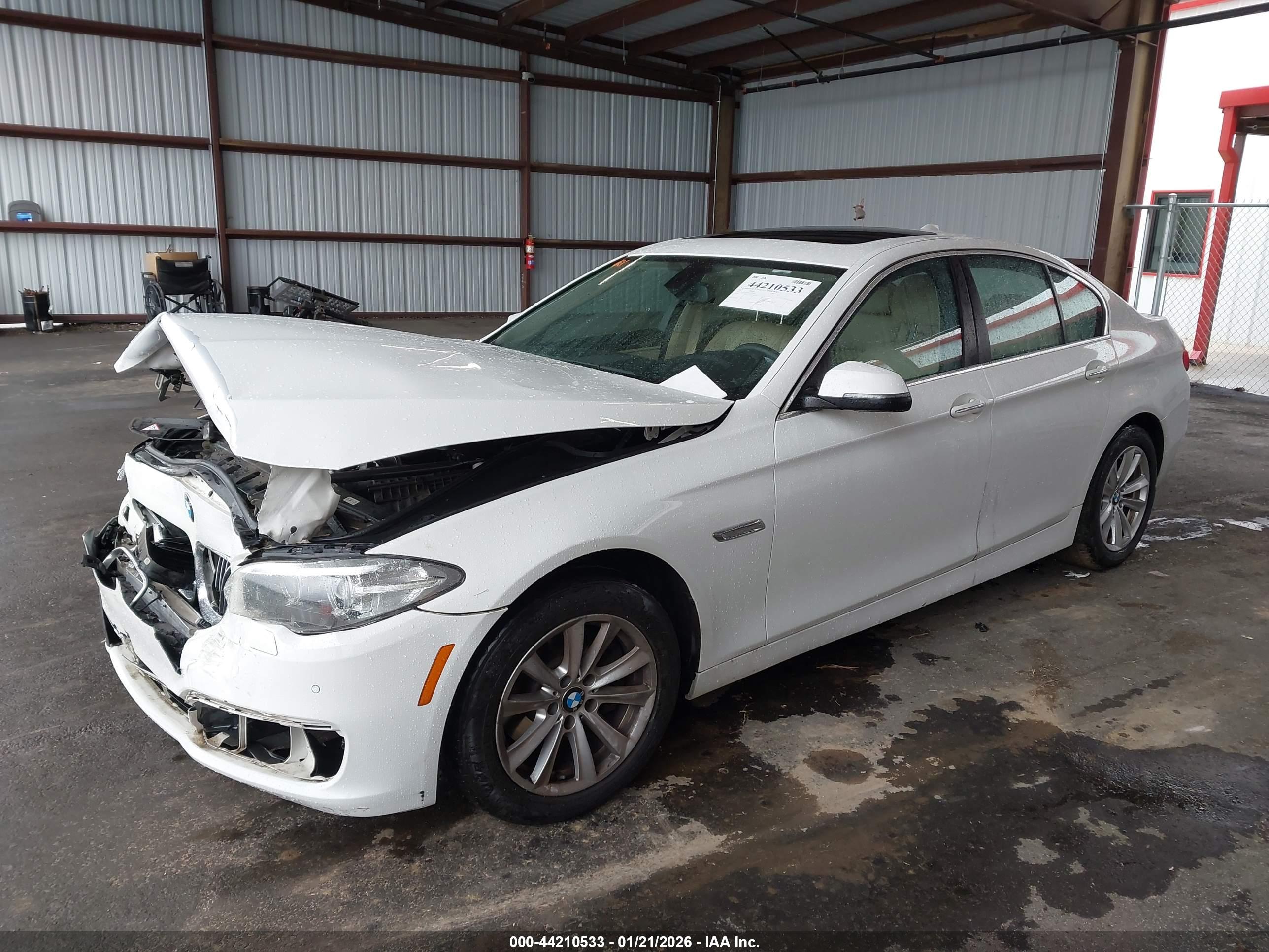 BMW 528I image 2