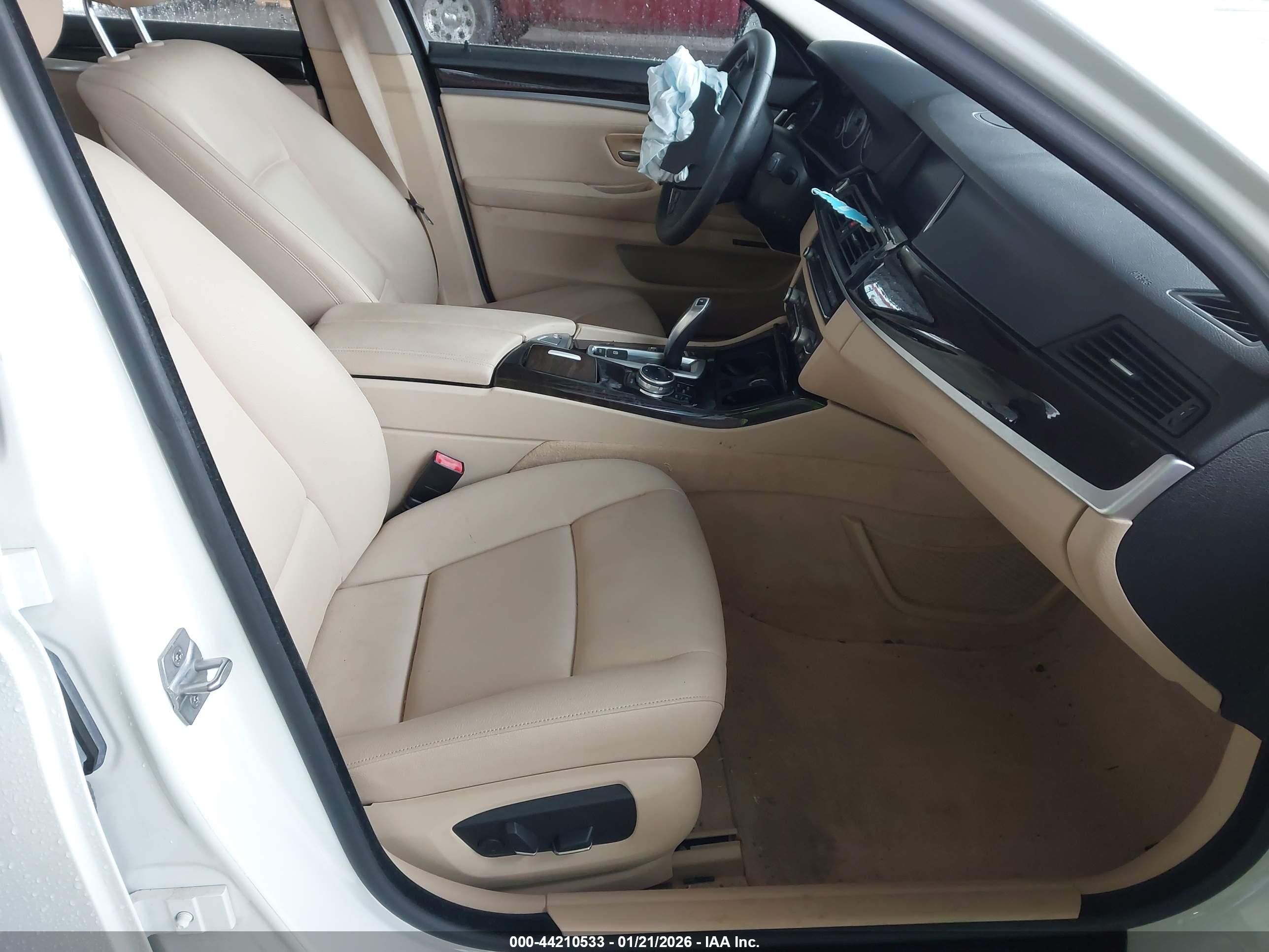 BMW 528I image 5