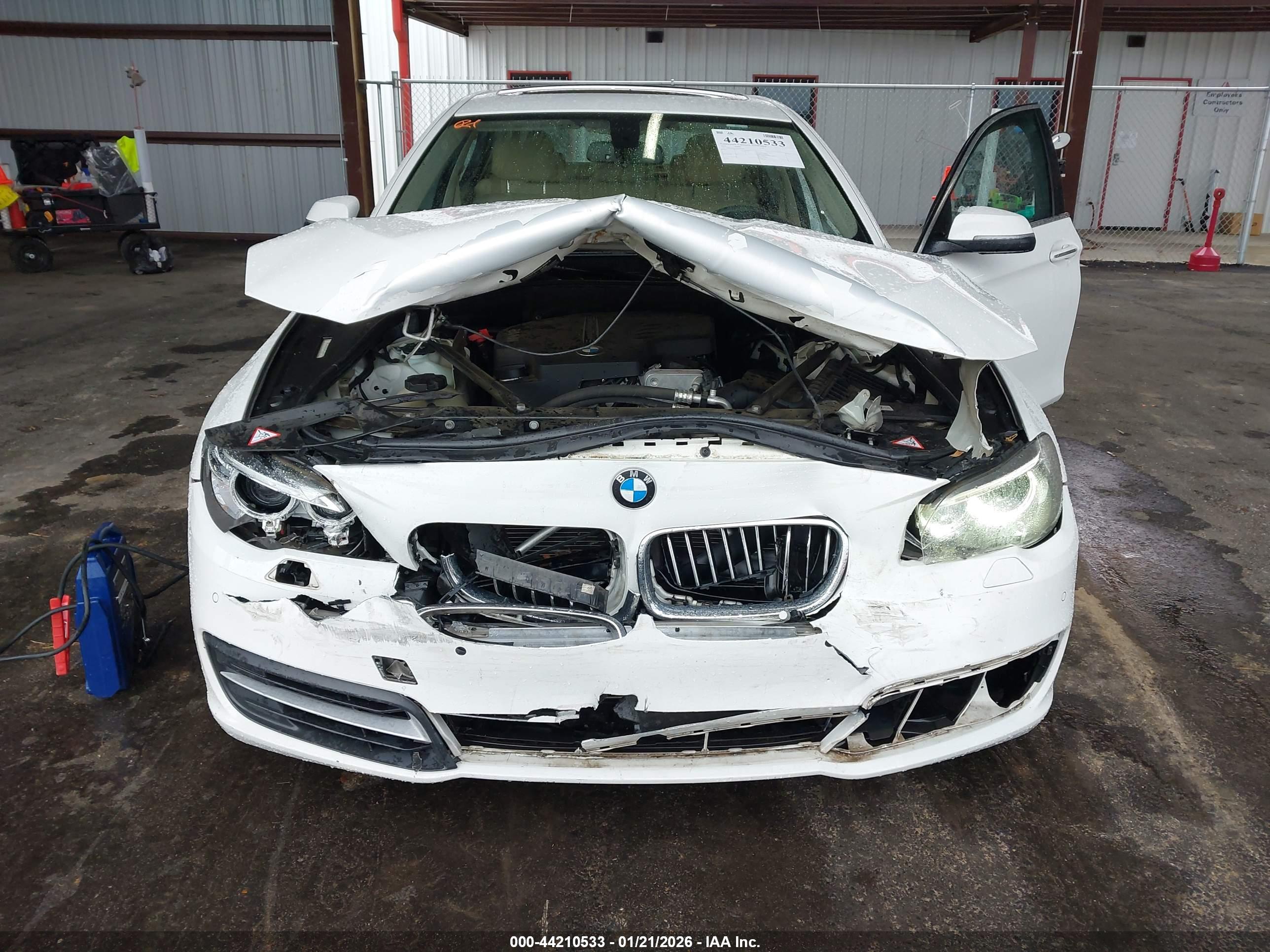 BMW 528I image 6