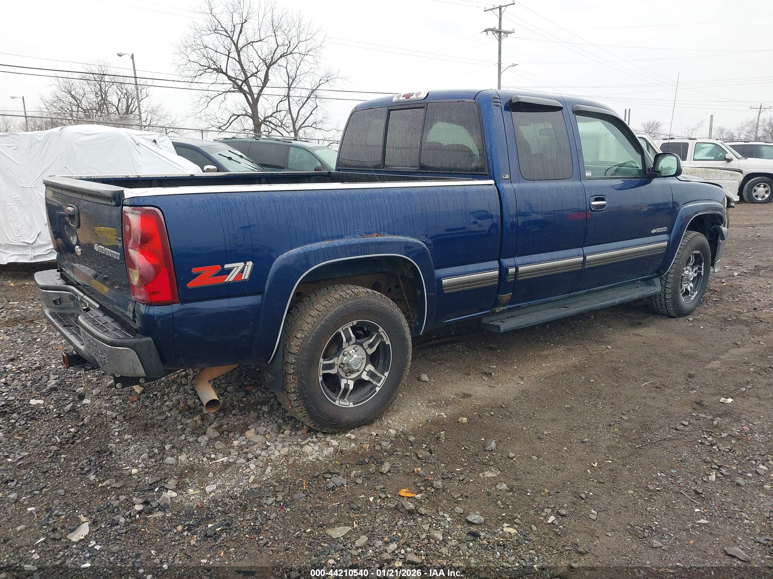 CHEVROLET SILVERADO image 4