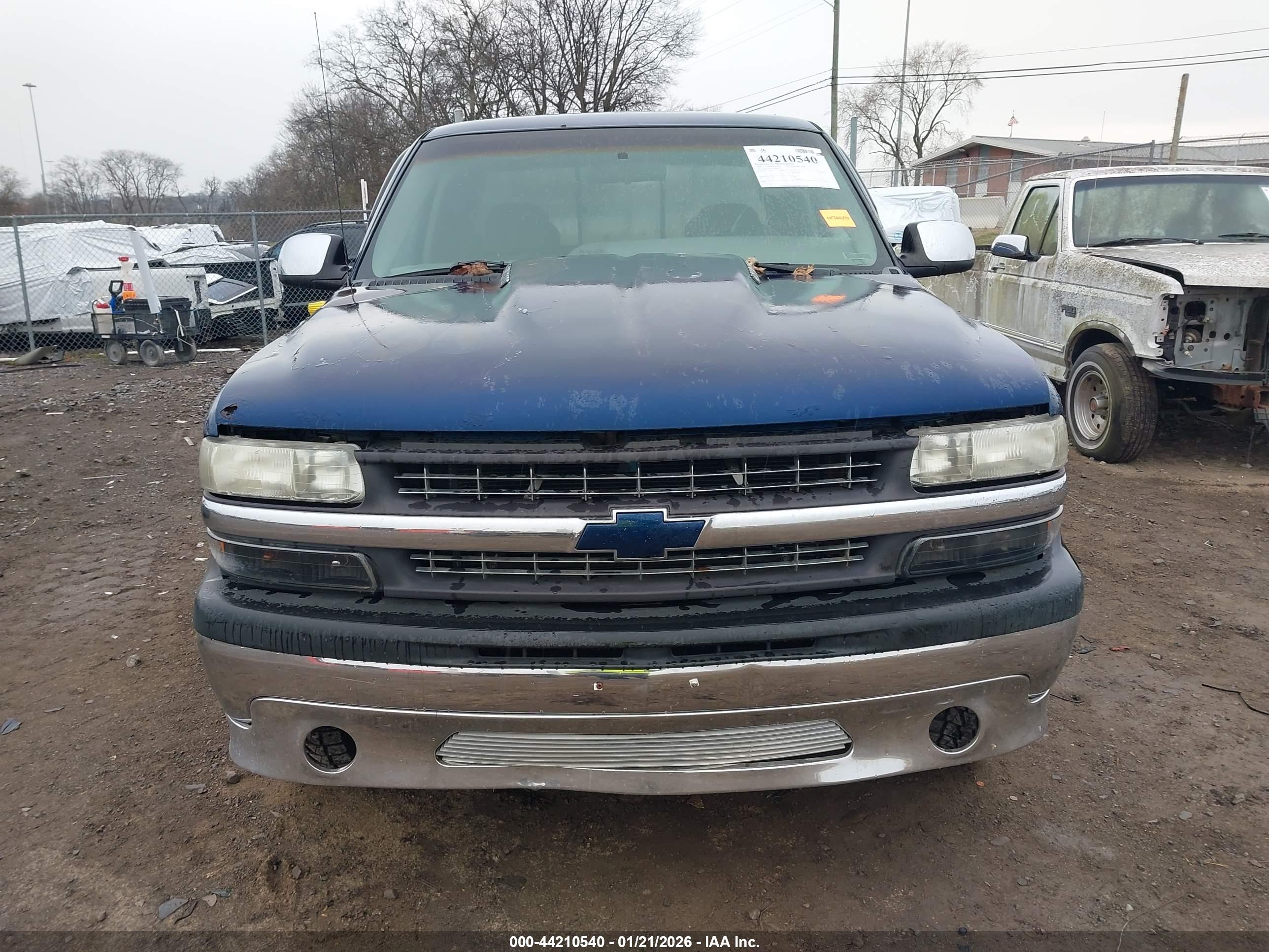 CHEVROLET SILVERADO image 6