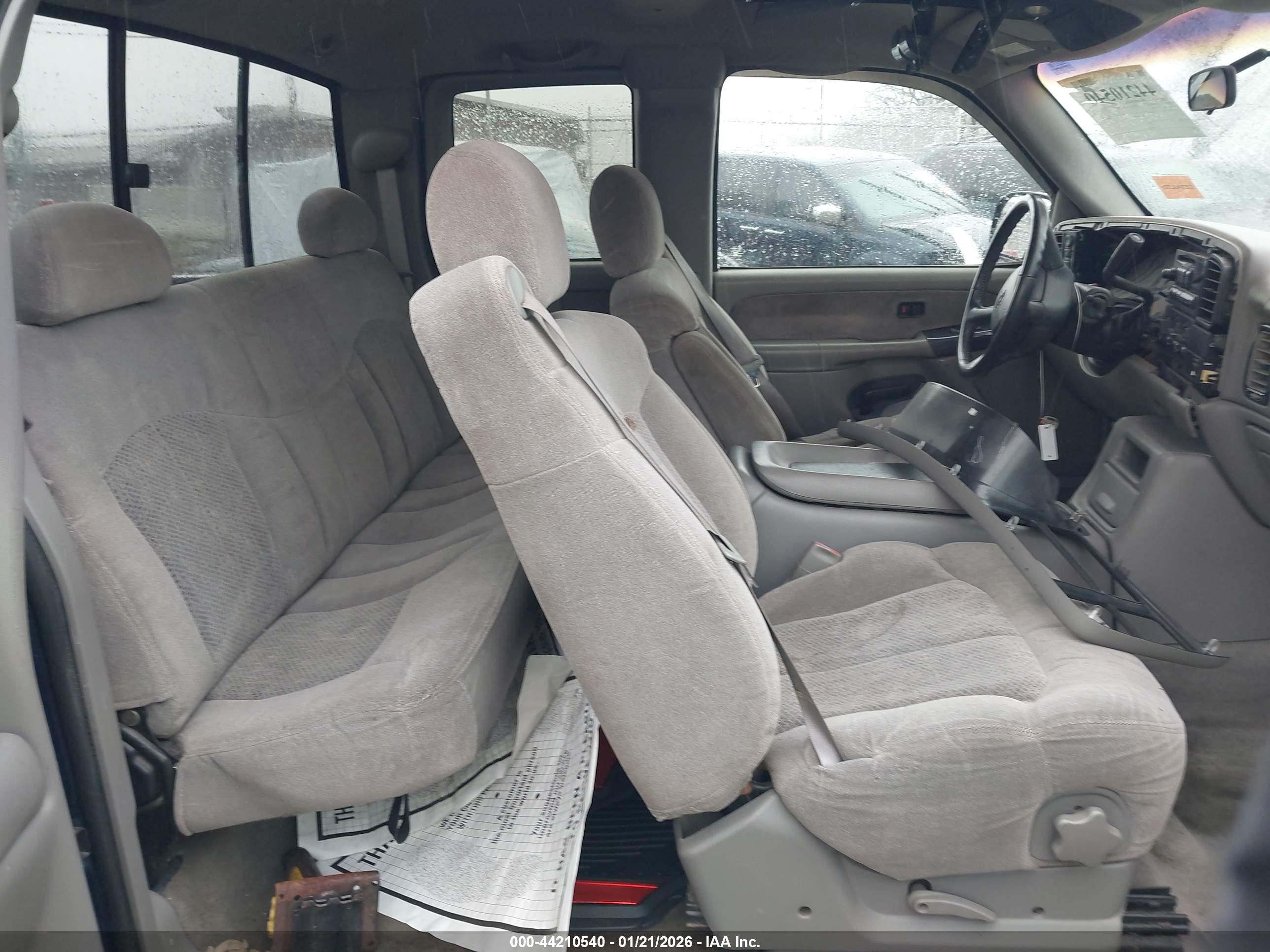 CHEVROLET SILVERADO image 8