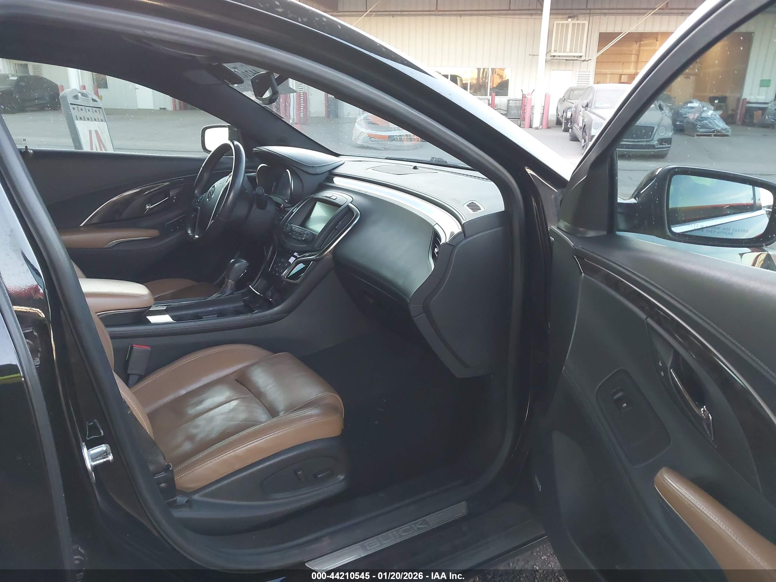 BUICK LACROSSE image 5