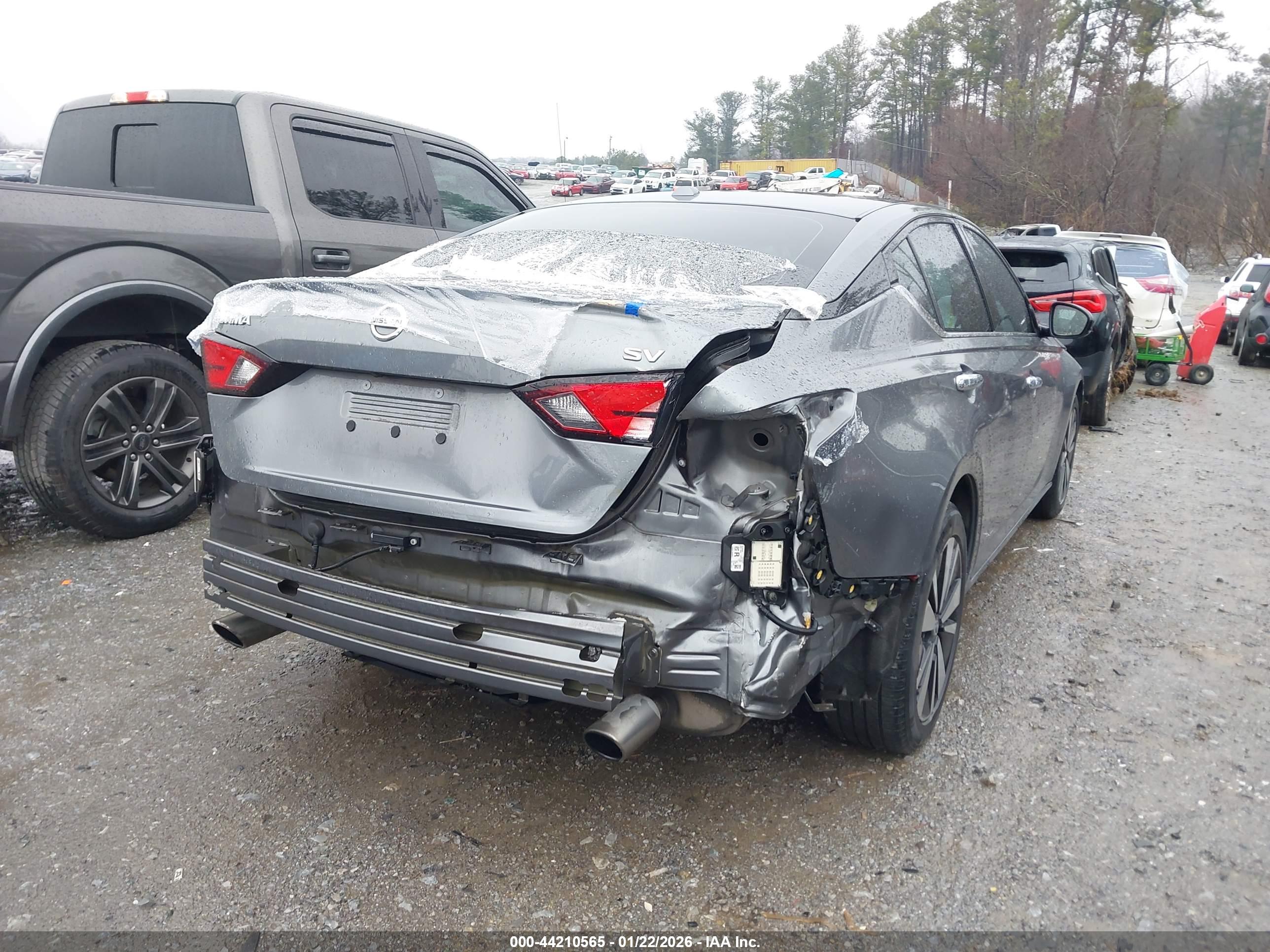 NISSAN ALTIMA image 4