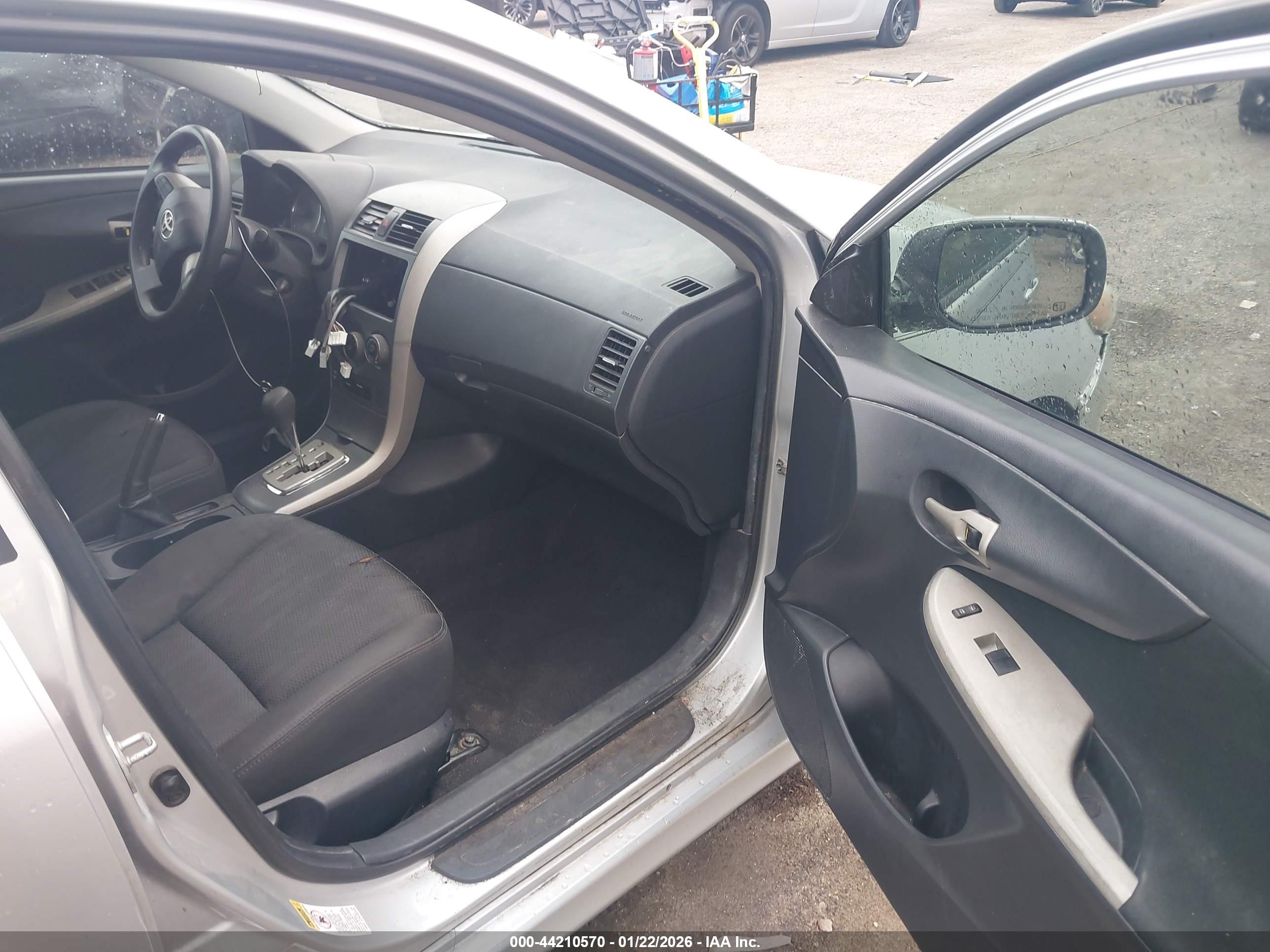 TOYOTA COROLLA image 5