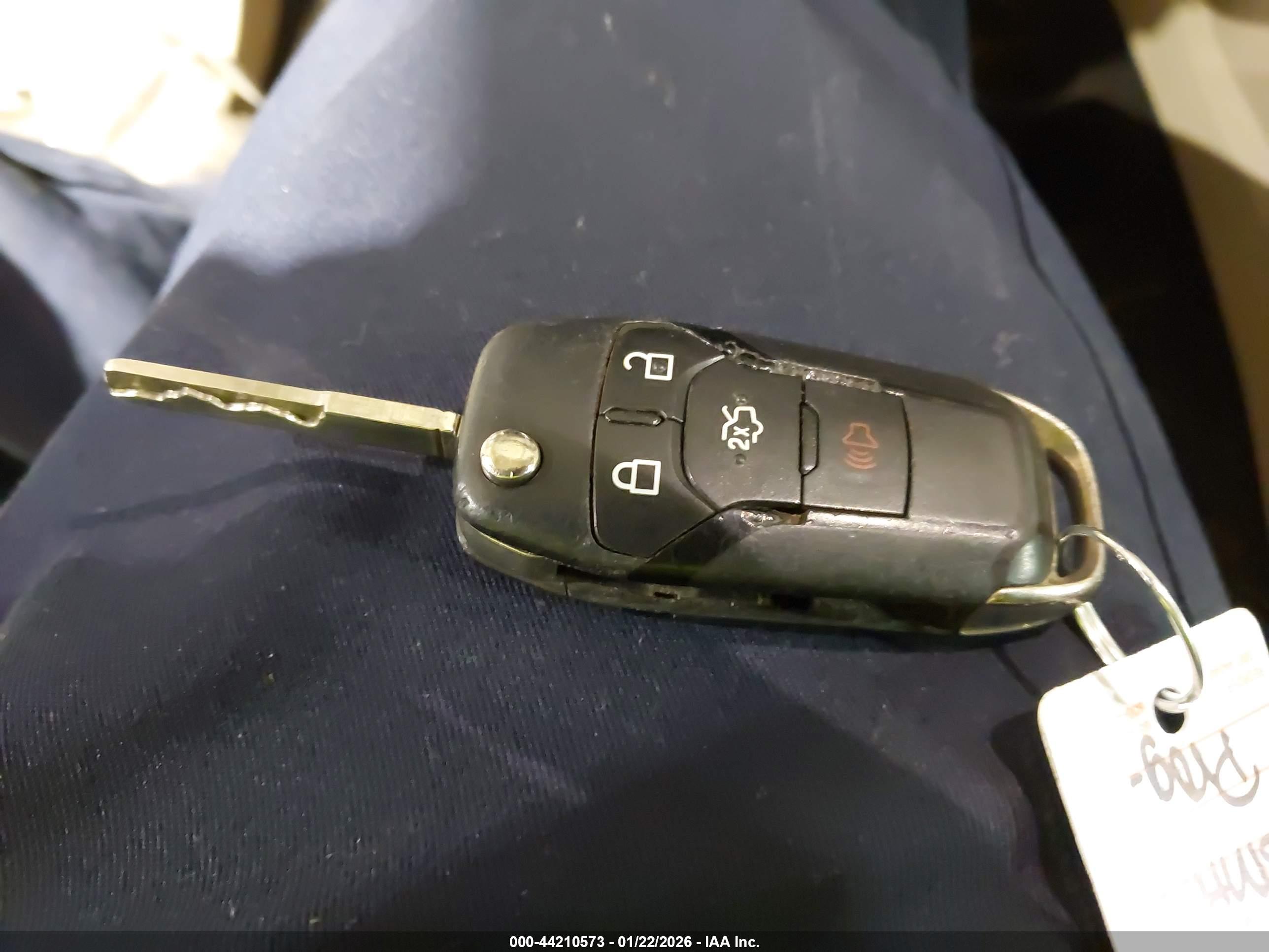 FORD FUSION image 11