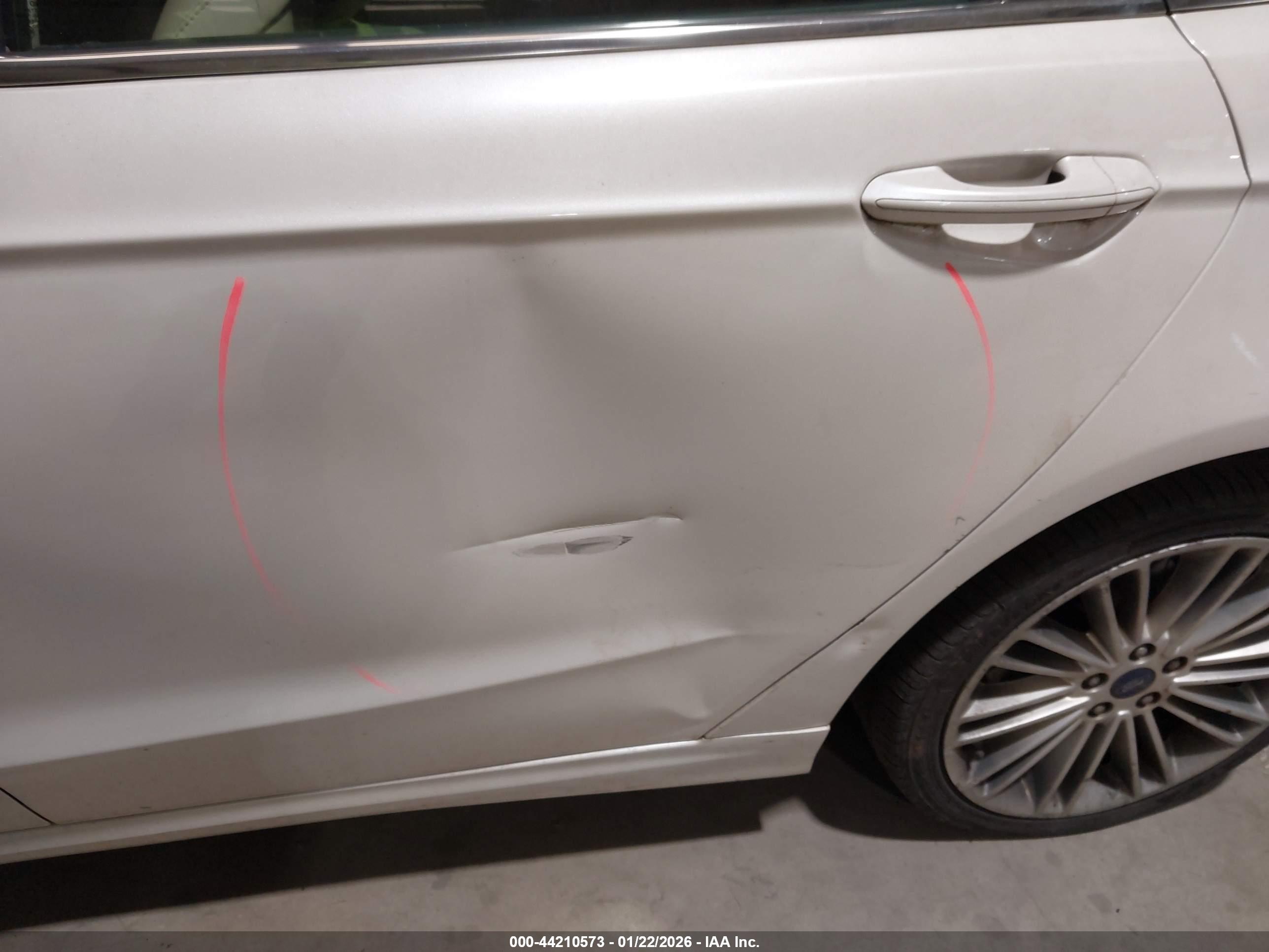 FORD FUSION image 6