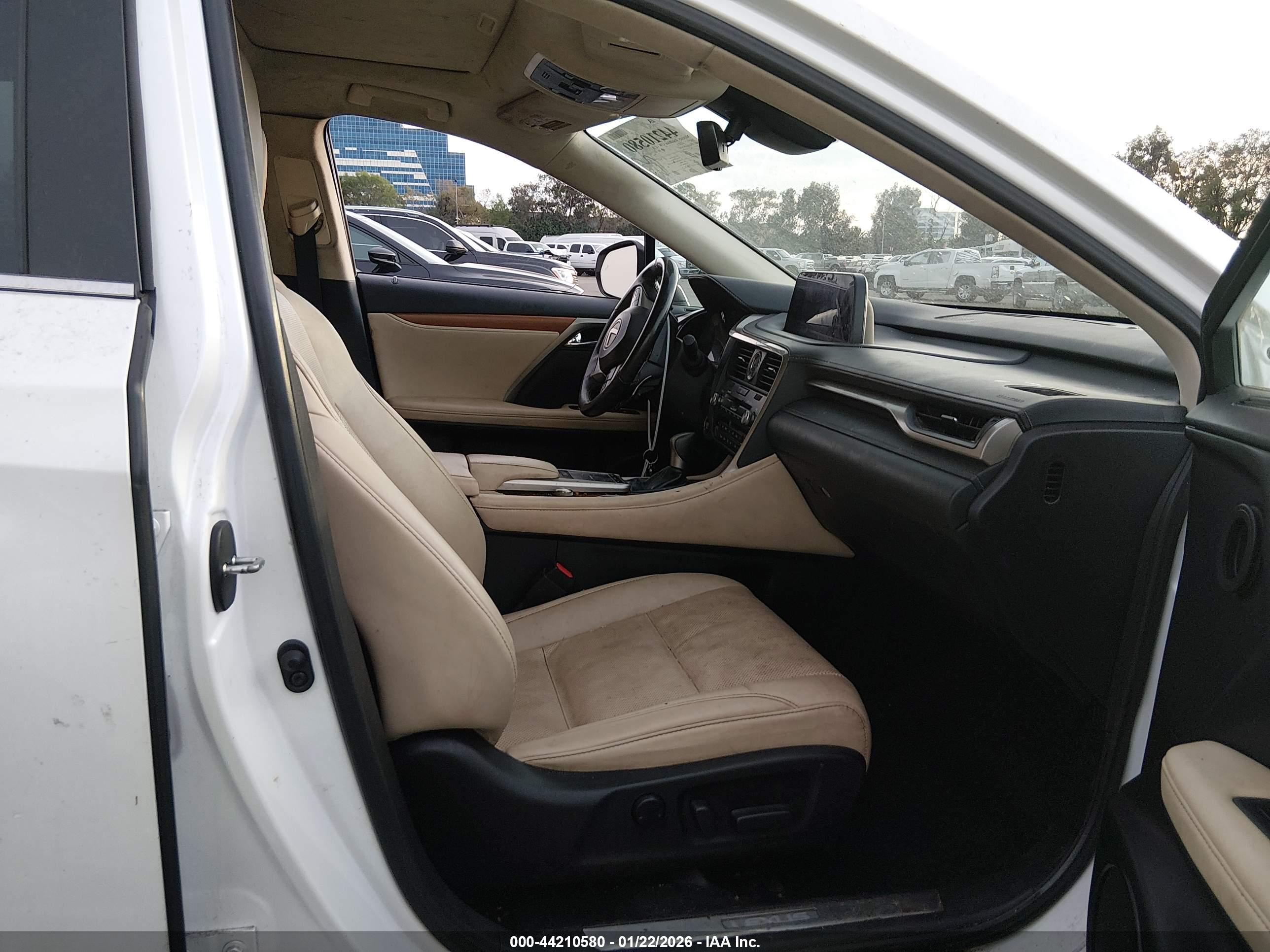 LEXUS RX image 5