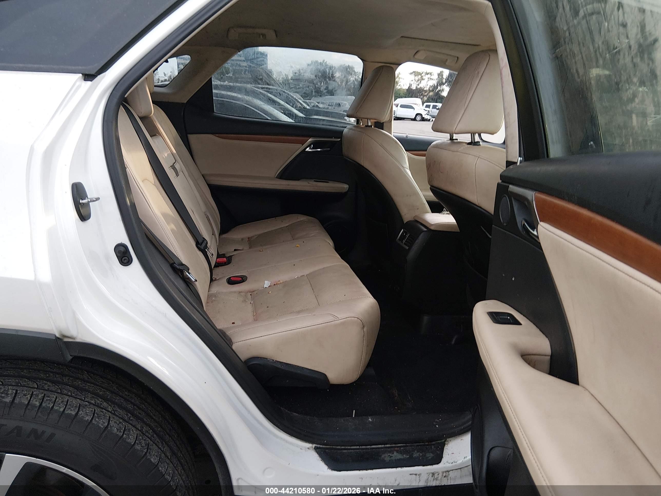 LEXUS RX image 8