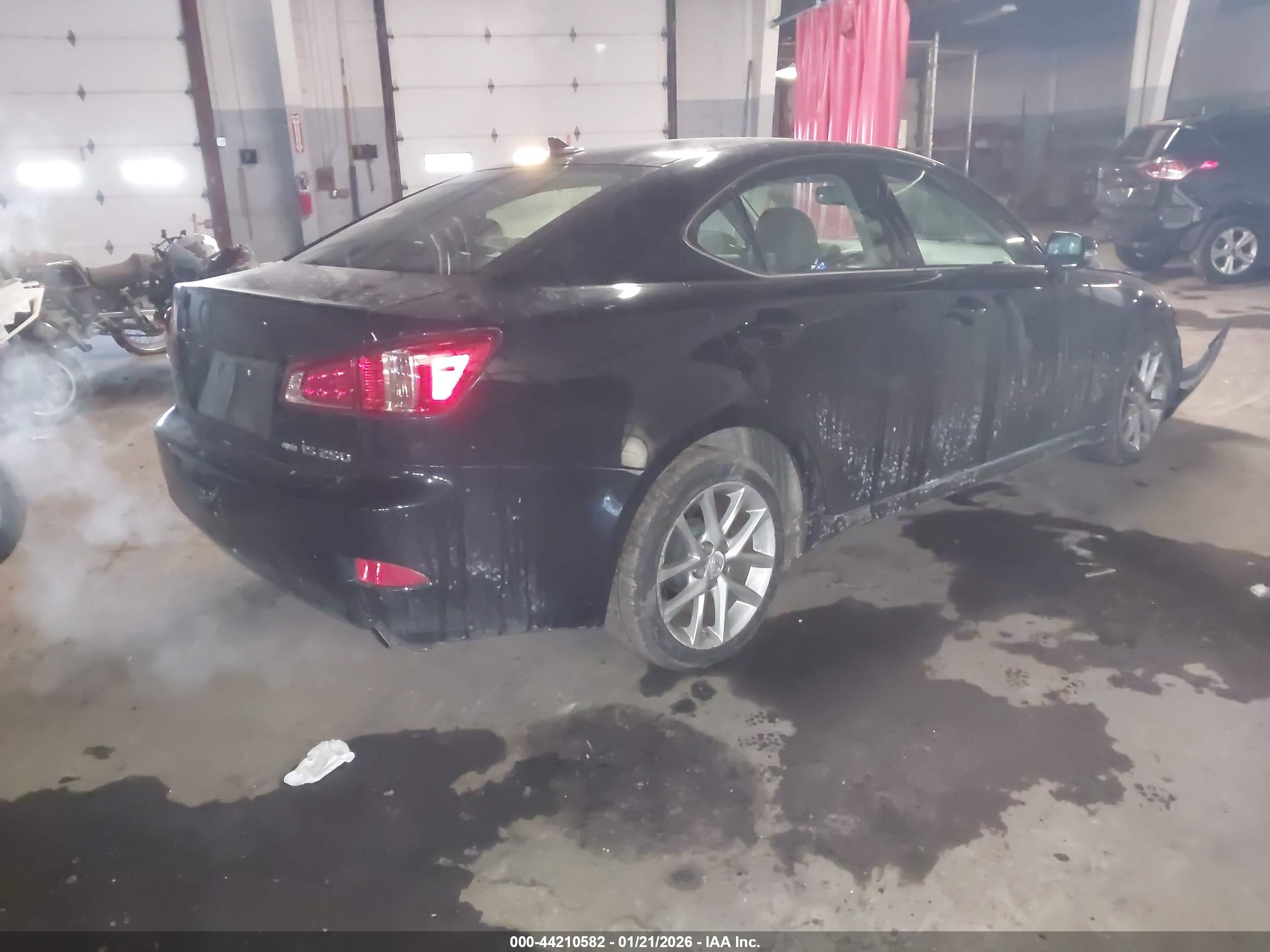 LEXUS IS image 4