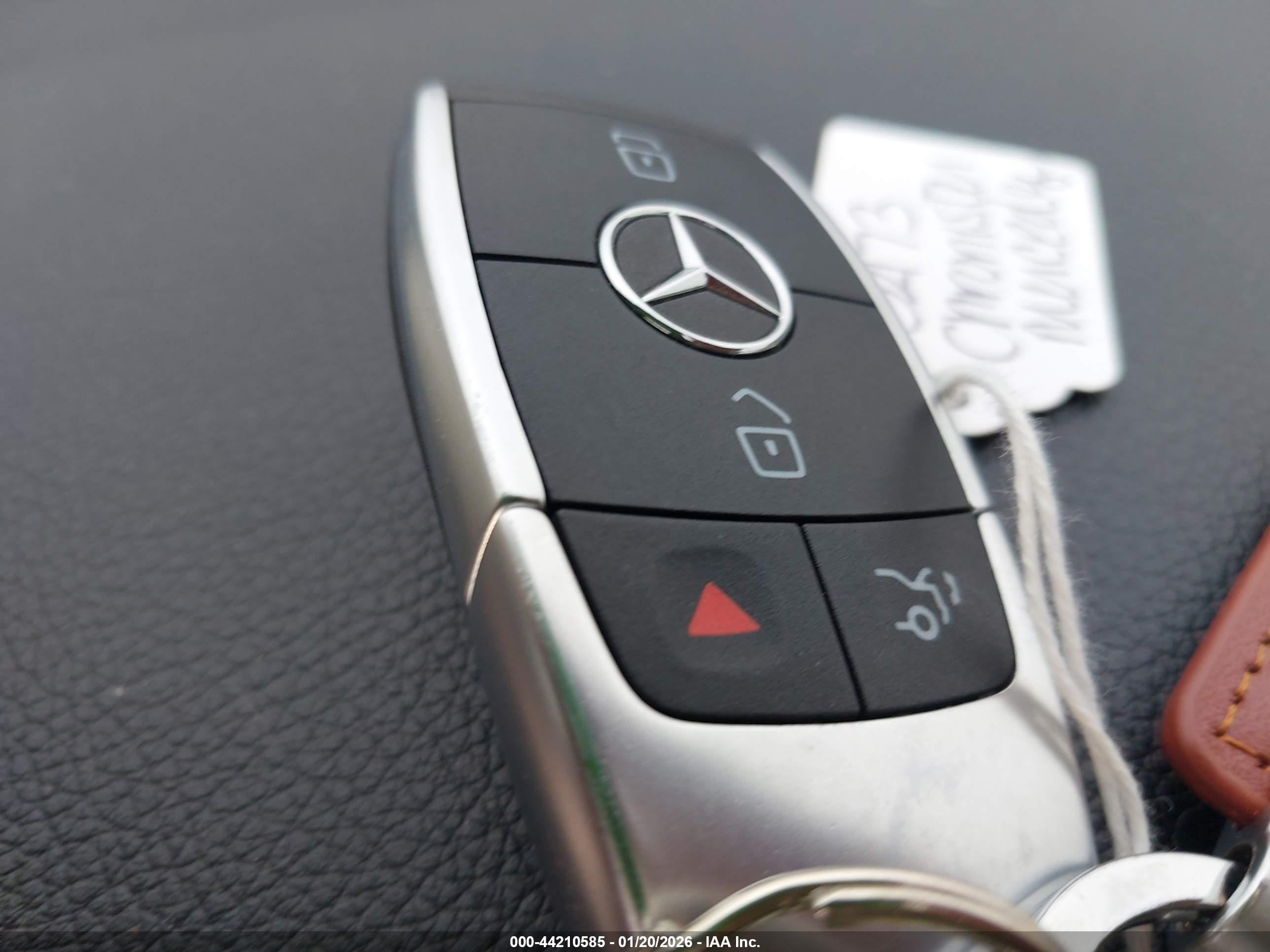 MERCEDES-BENZ GLC image 11