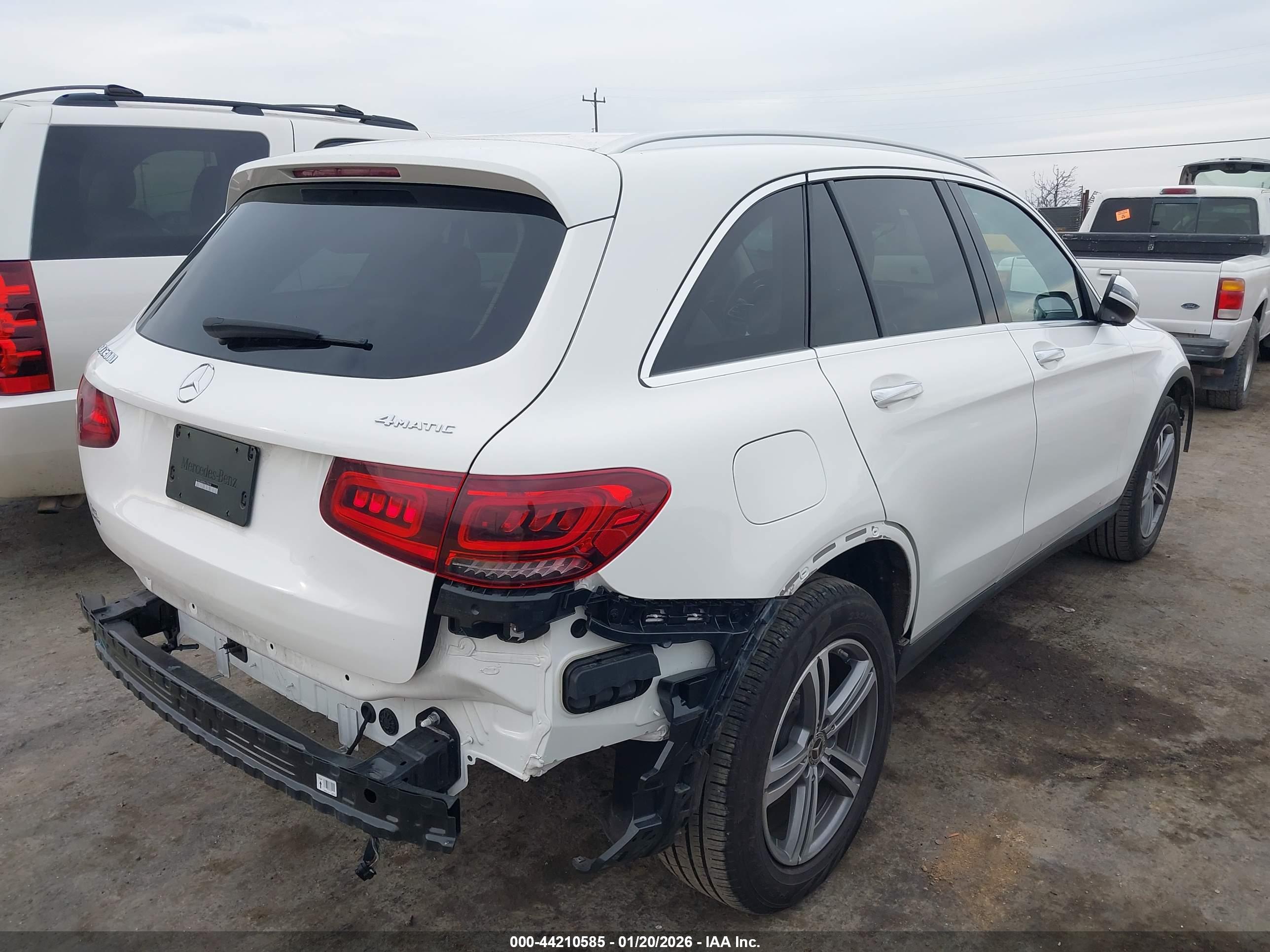 MERCEDES-BENZ GLC image 4