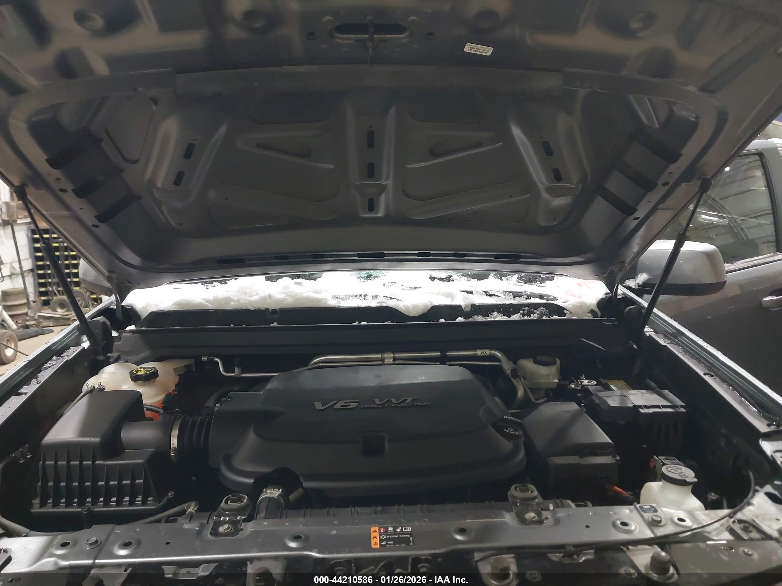 CHEVROLET COLORADO image 10