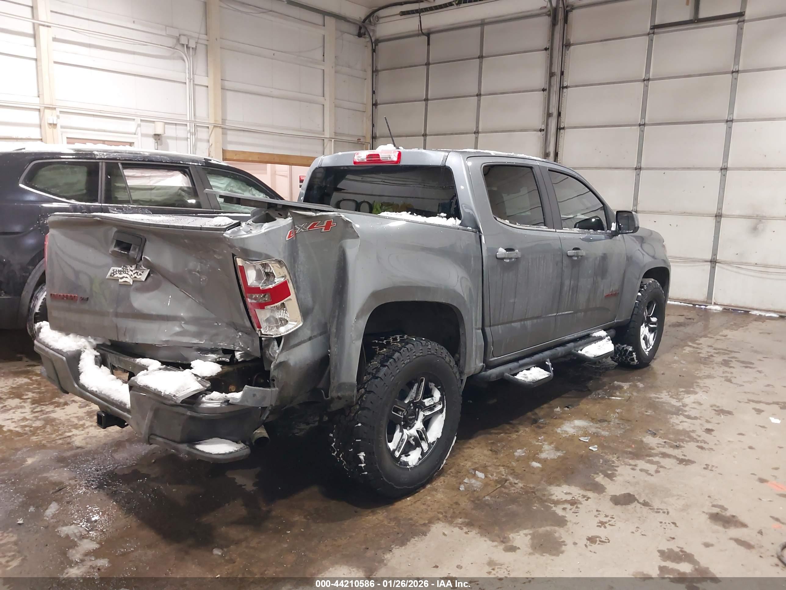 CHEVROLET COLORADO image 4
