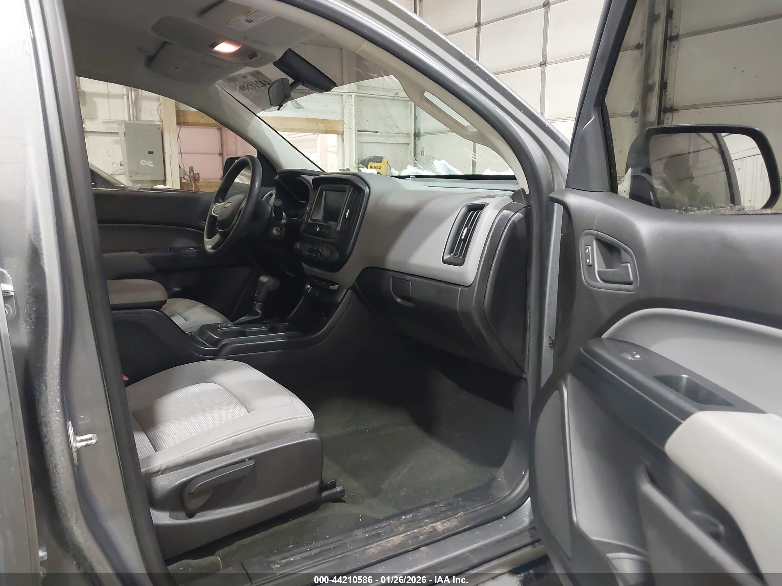 CHEVROLET COLORADO image 5