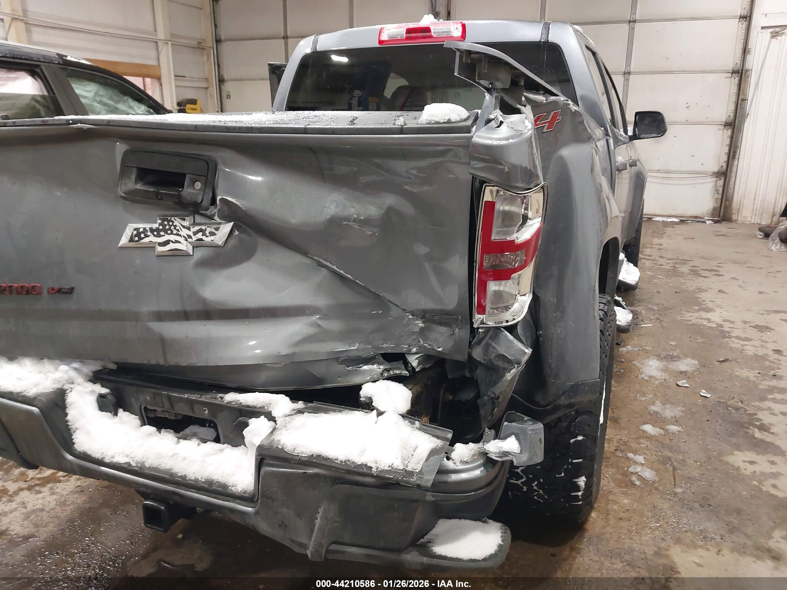CHEVROLET COLORADO image 6