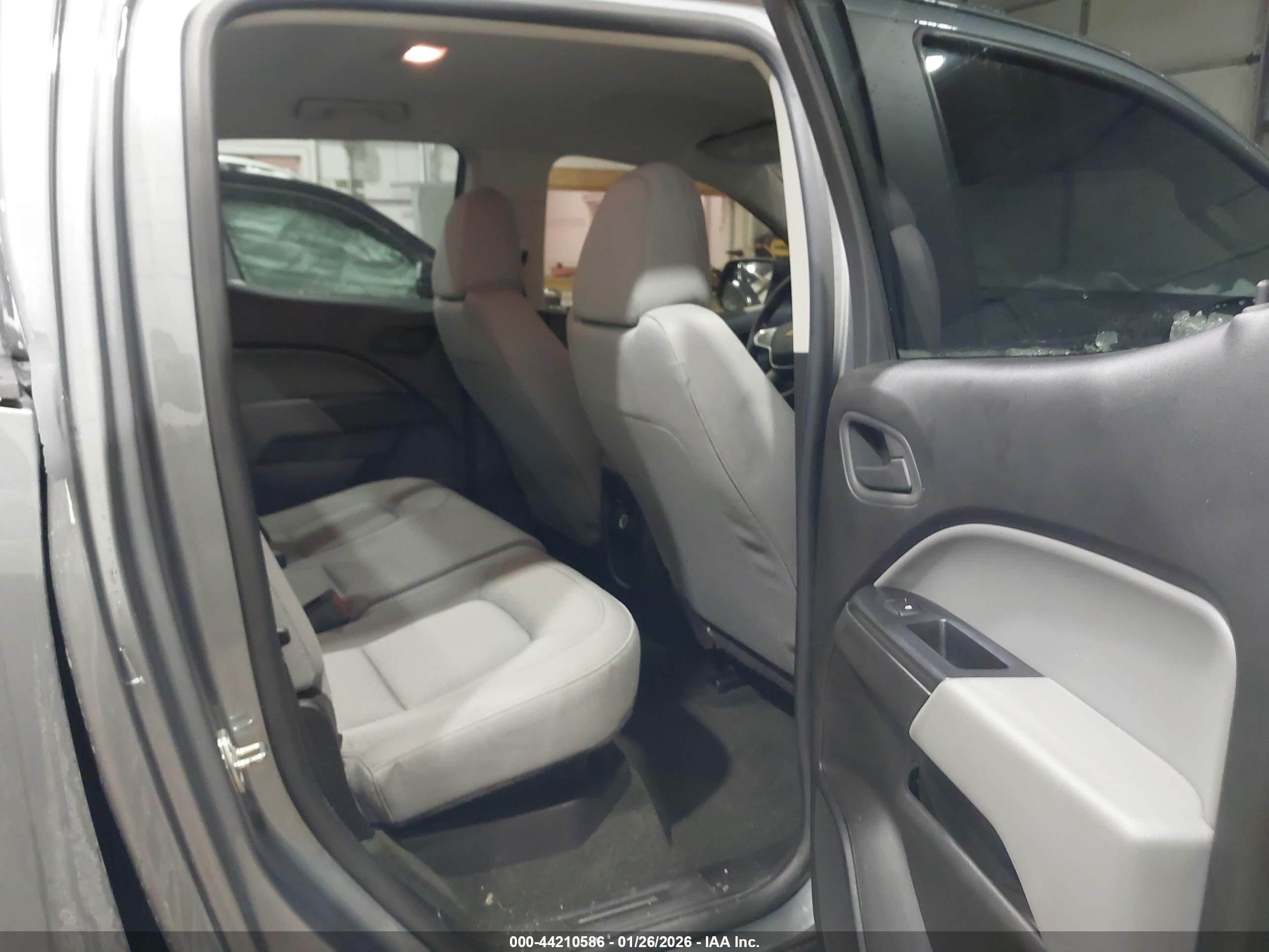 CHEVROLET COLORADO image 8
