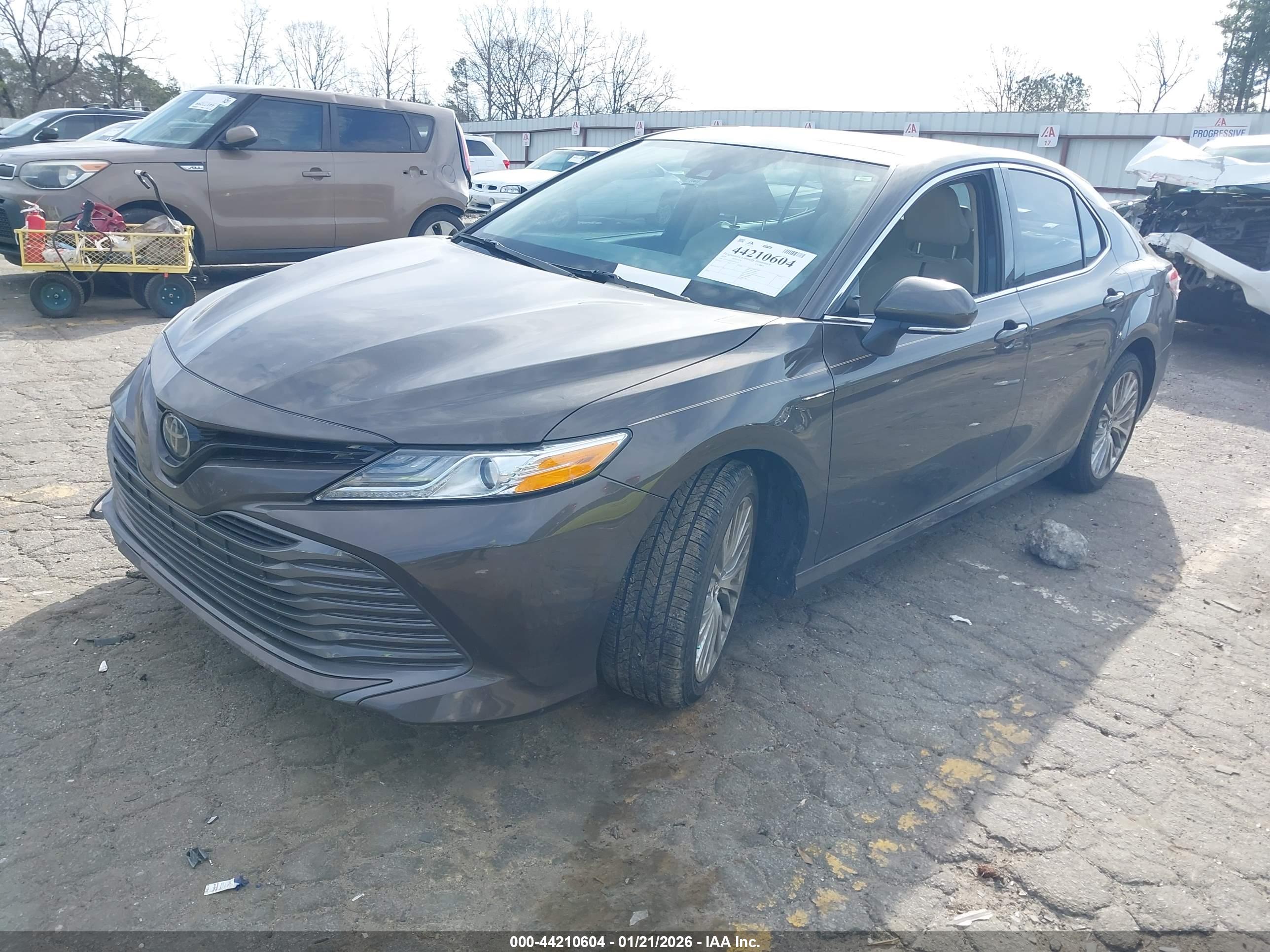 TOYOTA CAMRY image 2