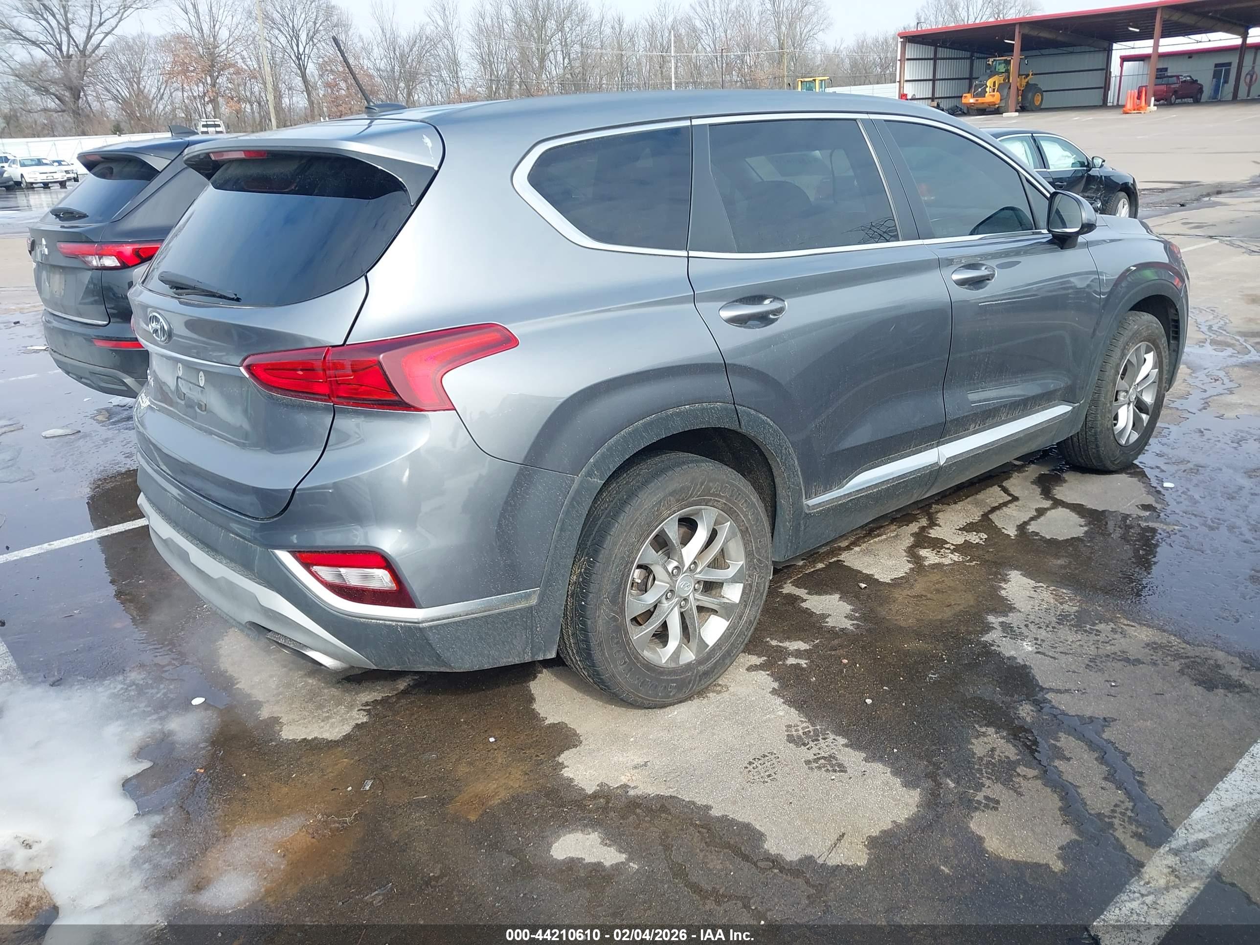 HYUNDAI SANTA image 4