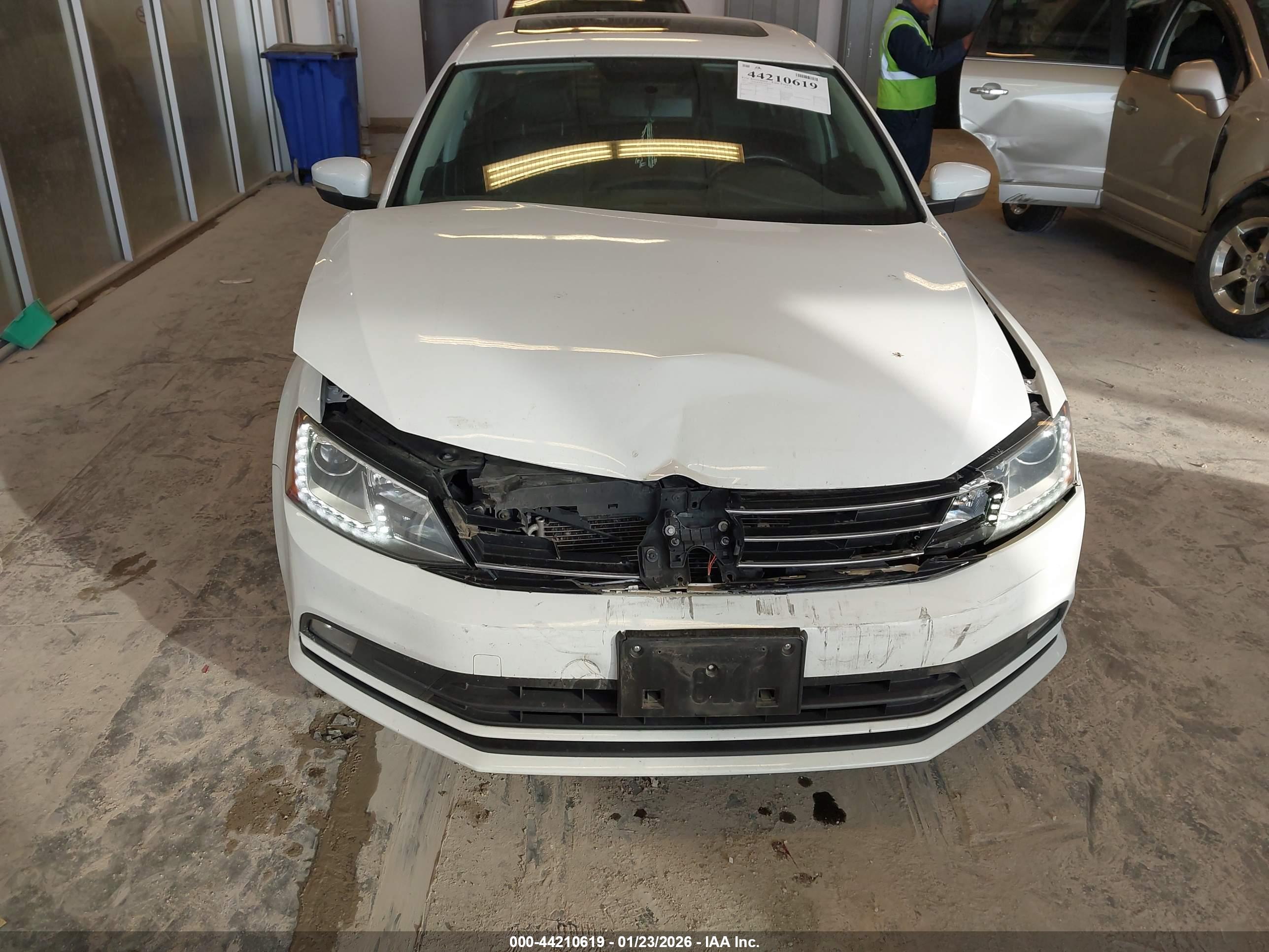 VOLKSWAGEN JETTA image 6