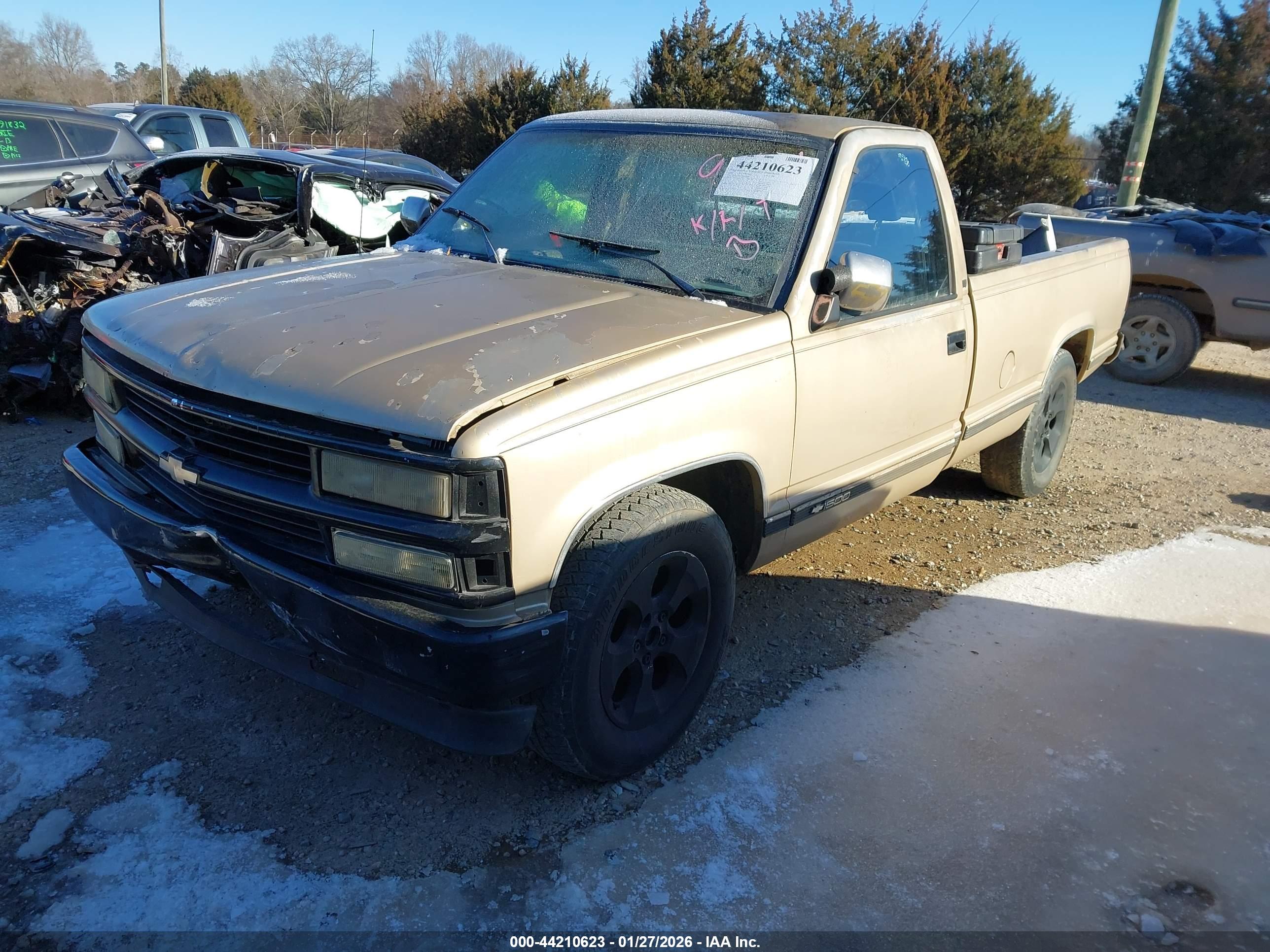 CHEVROLET GMT-400 image 2