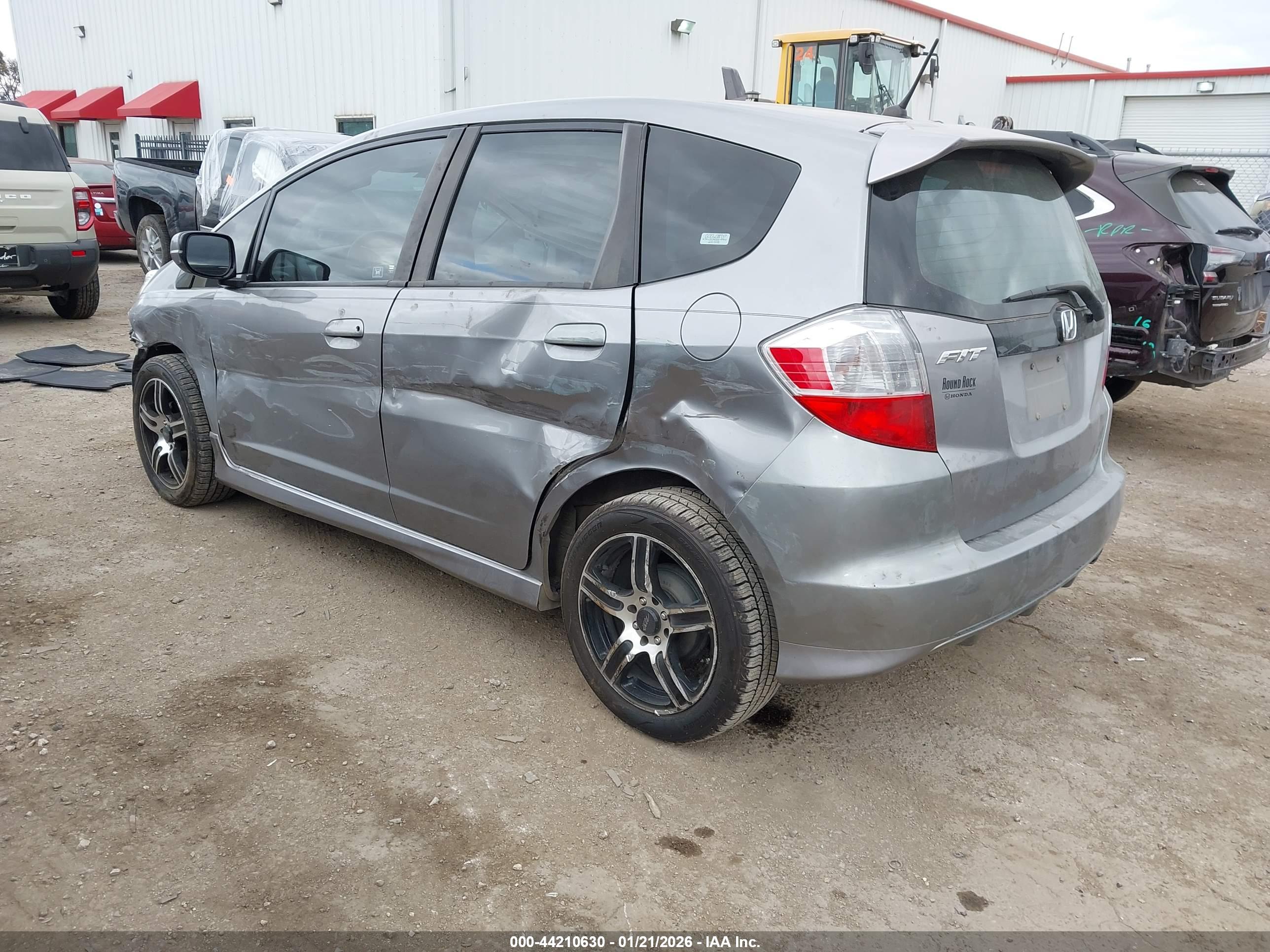 HONDA FIT image 3