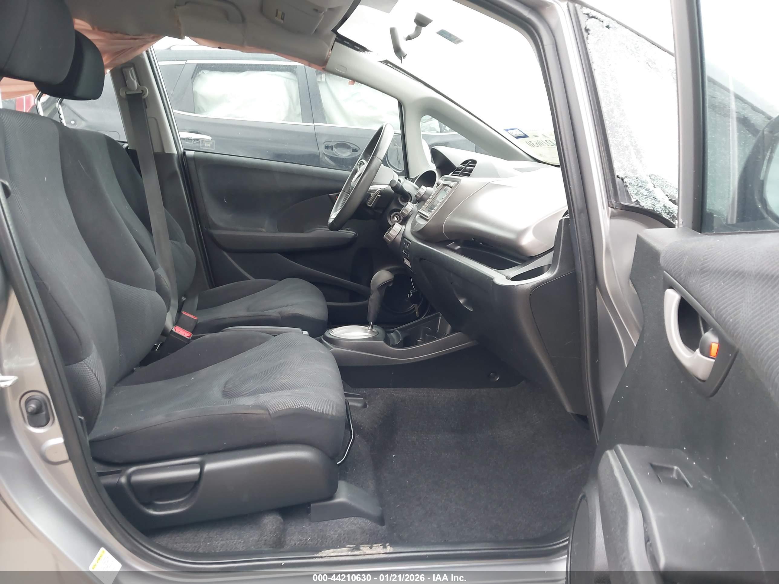 HONDA FIT image 5