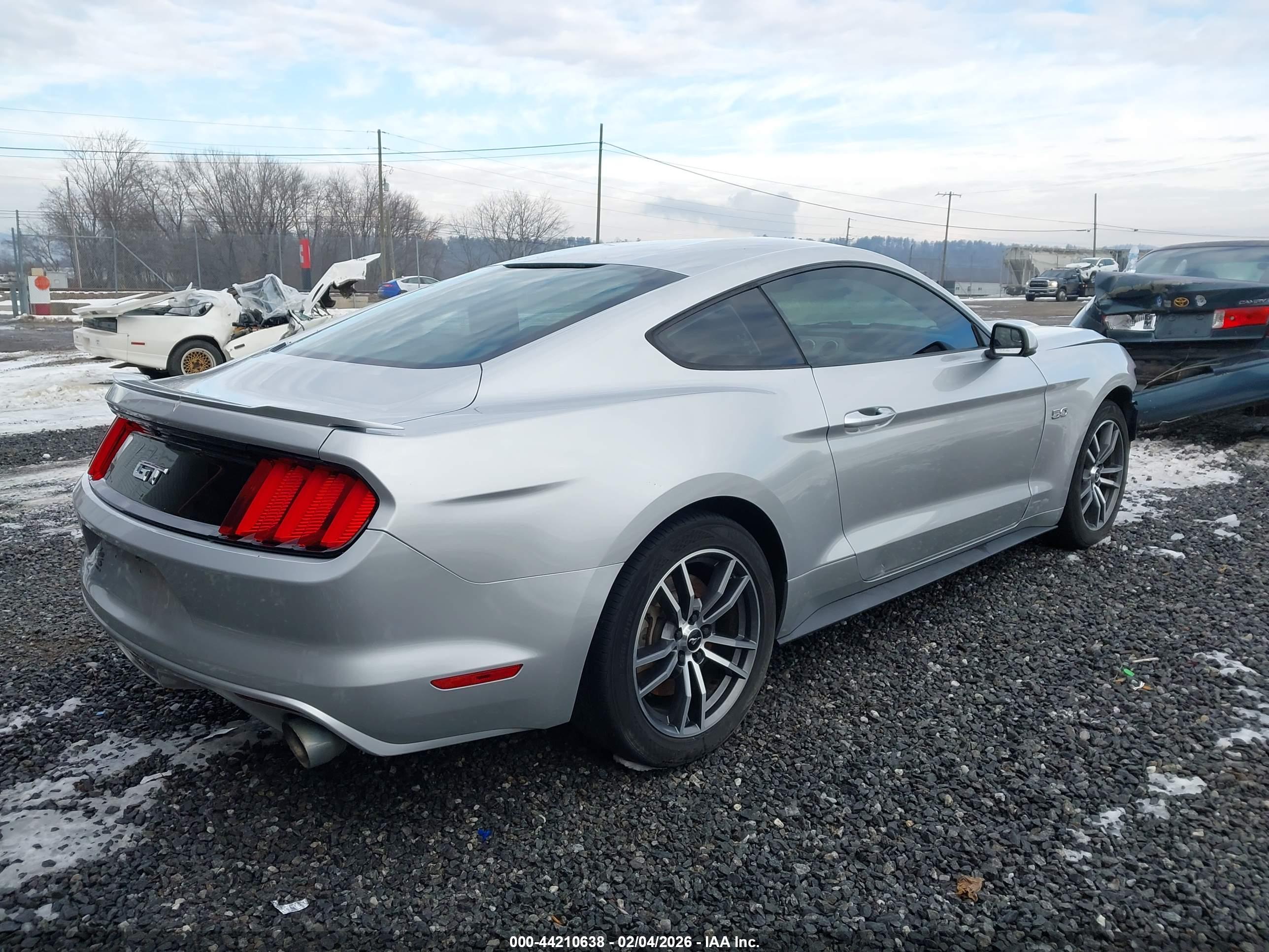 FORD MUSTANG image 4