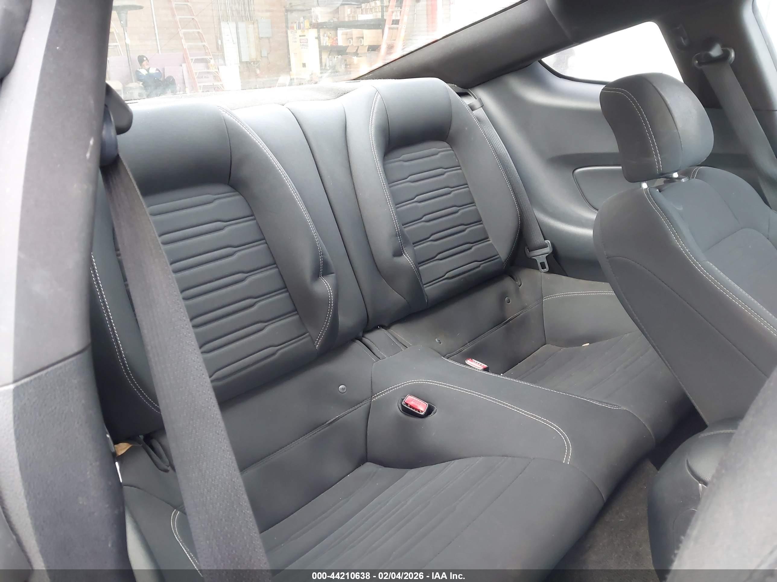 FORD MUSTANG image 8