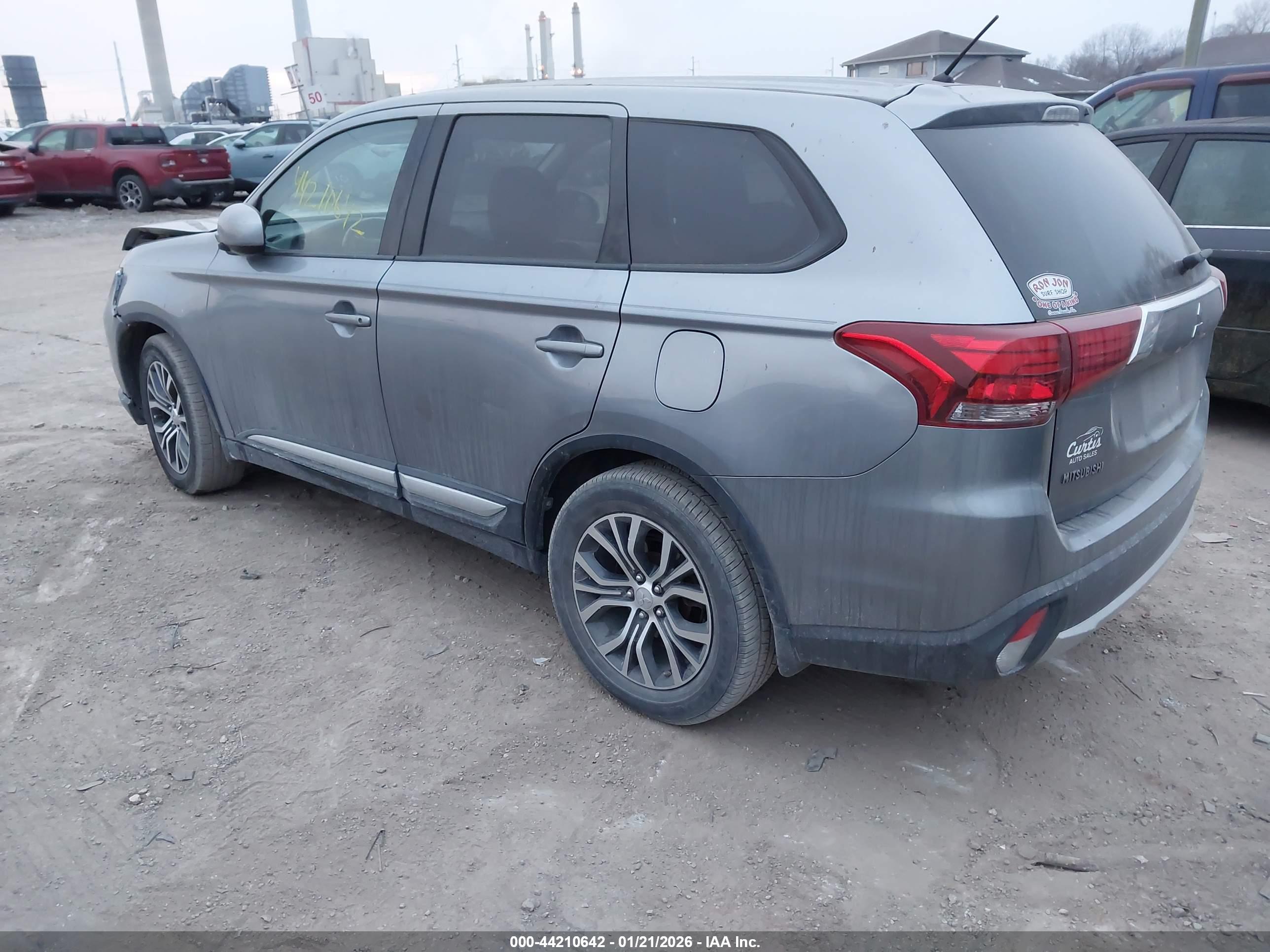 MITSUBISHI OUTLANDER image 3