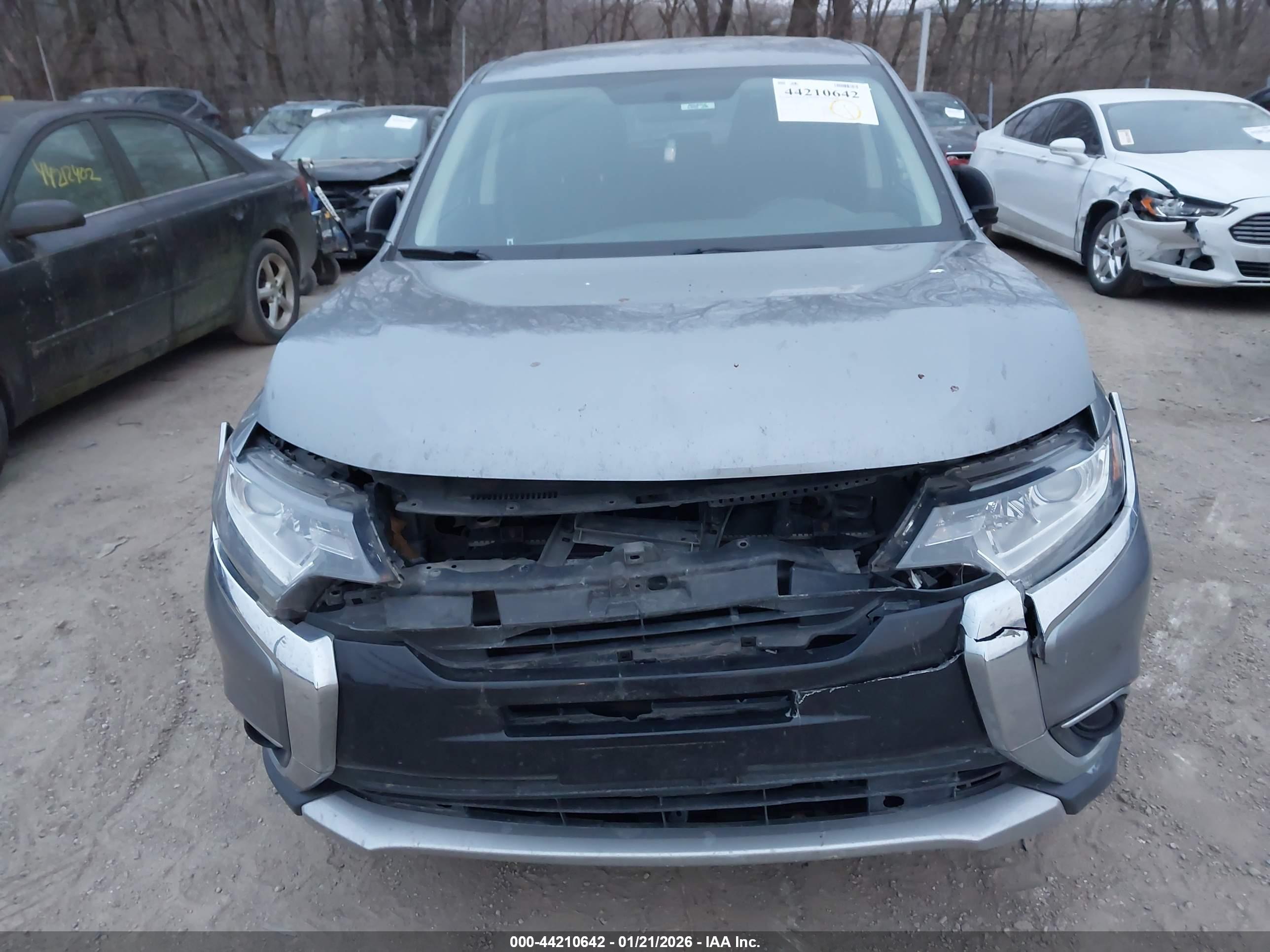 MITSUBISHI OUTLANDER image 6